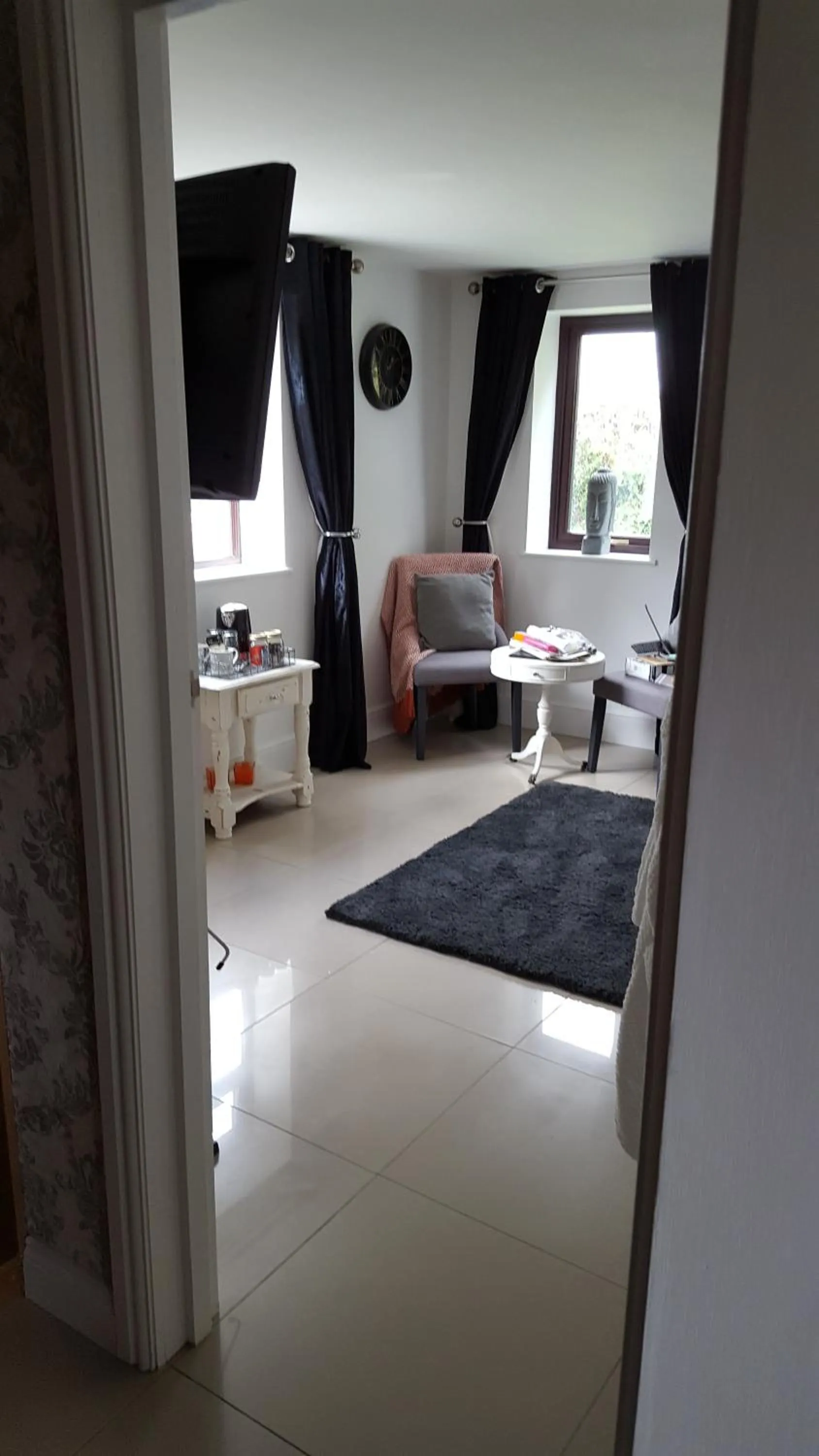 Seating area in The White Dove Bed and Breakfast with Glamping Newark showground