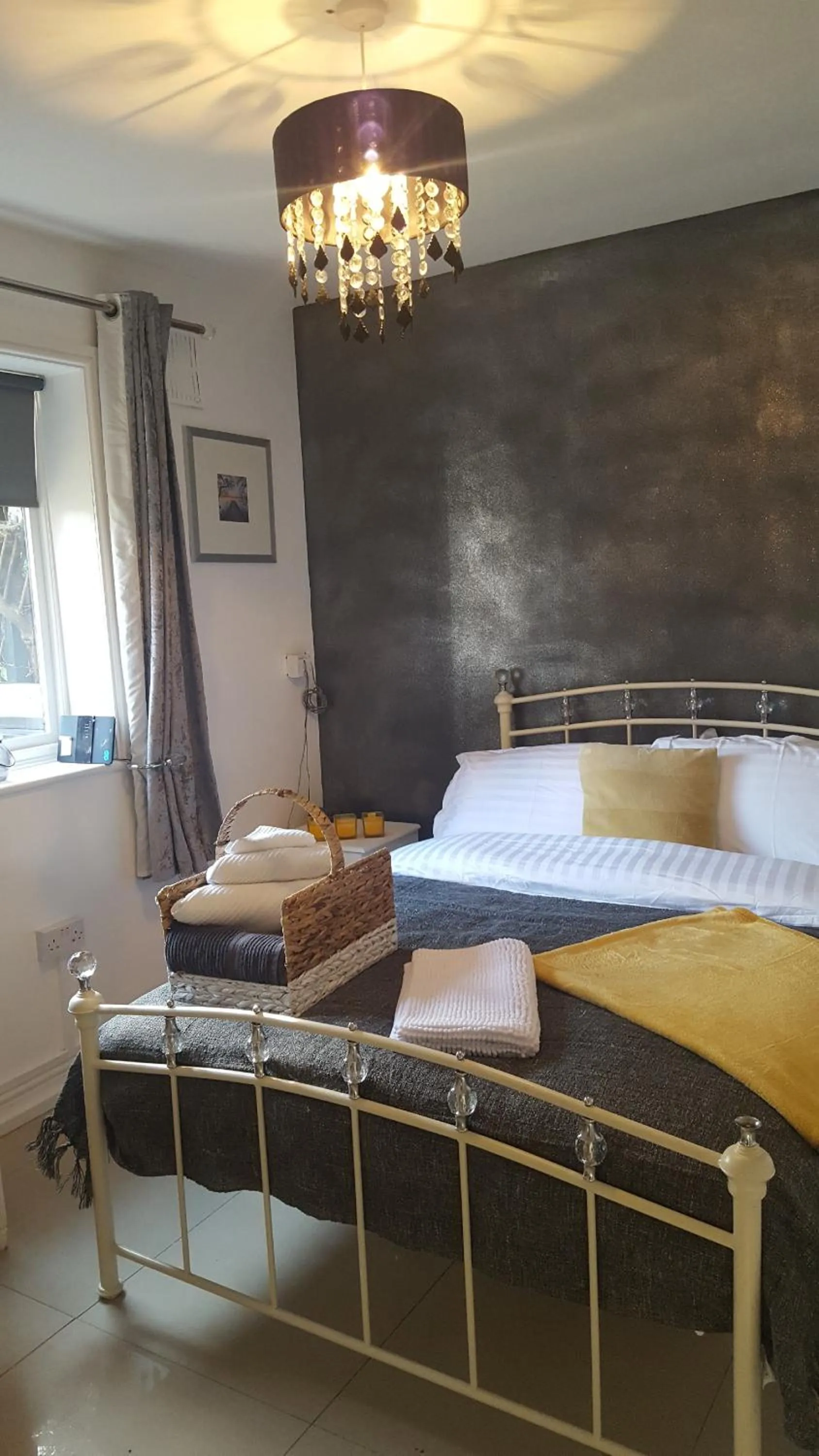 Bed in The White Dove Bed and Breakfast with Glamping Newark showground