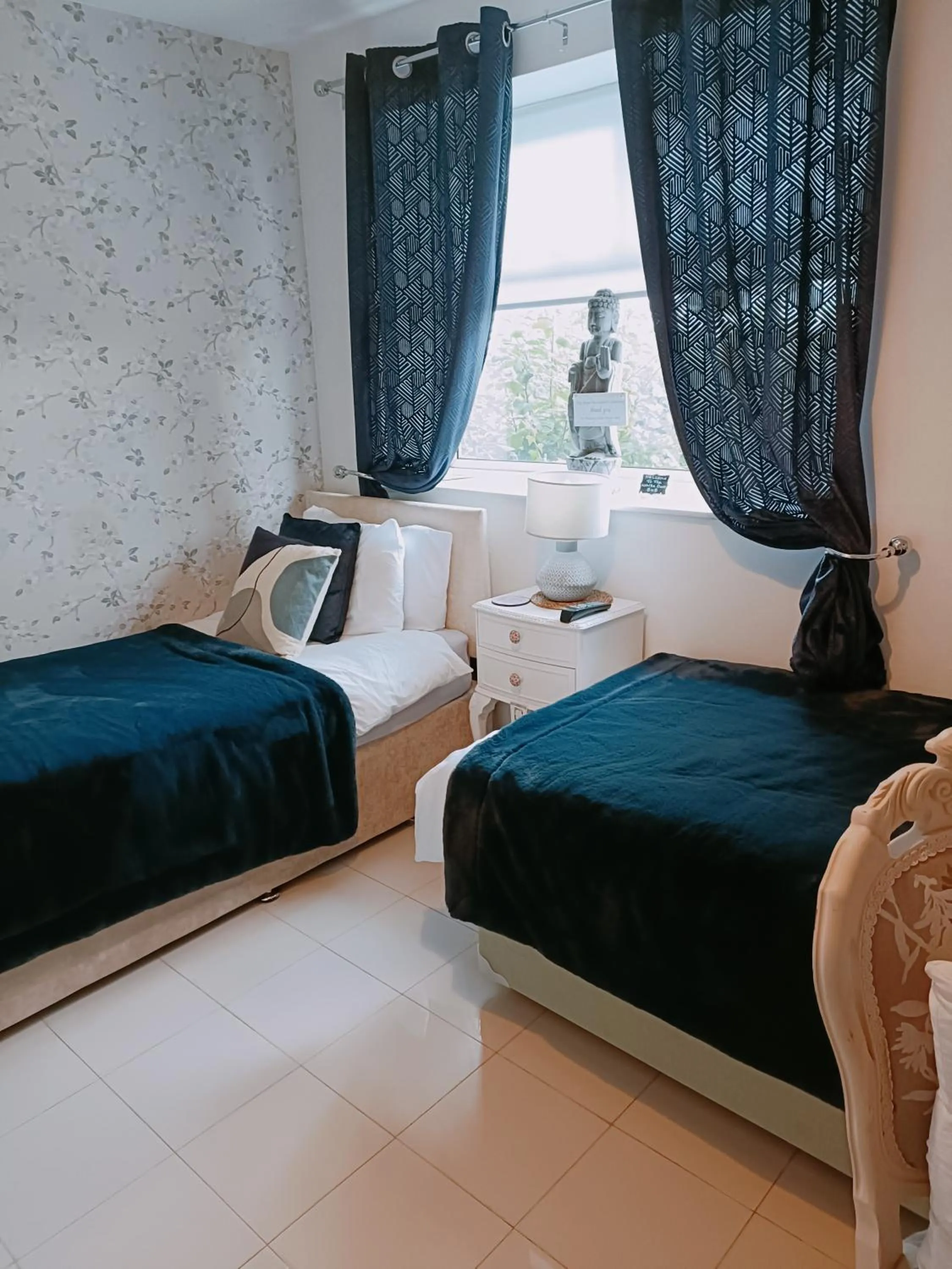 The White Dove Bed and Breakfast with Glamping Newark showground