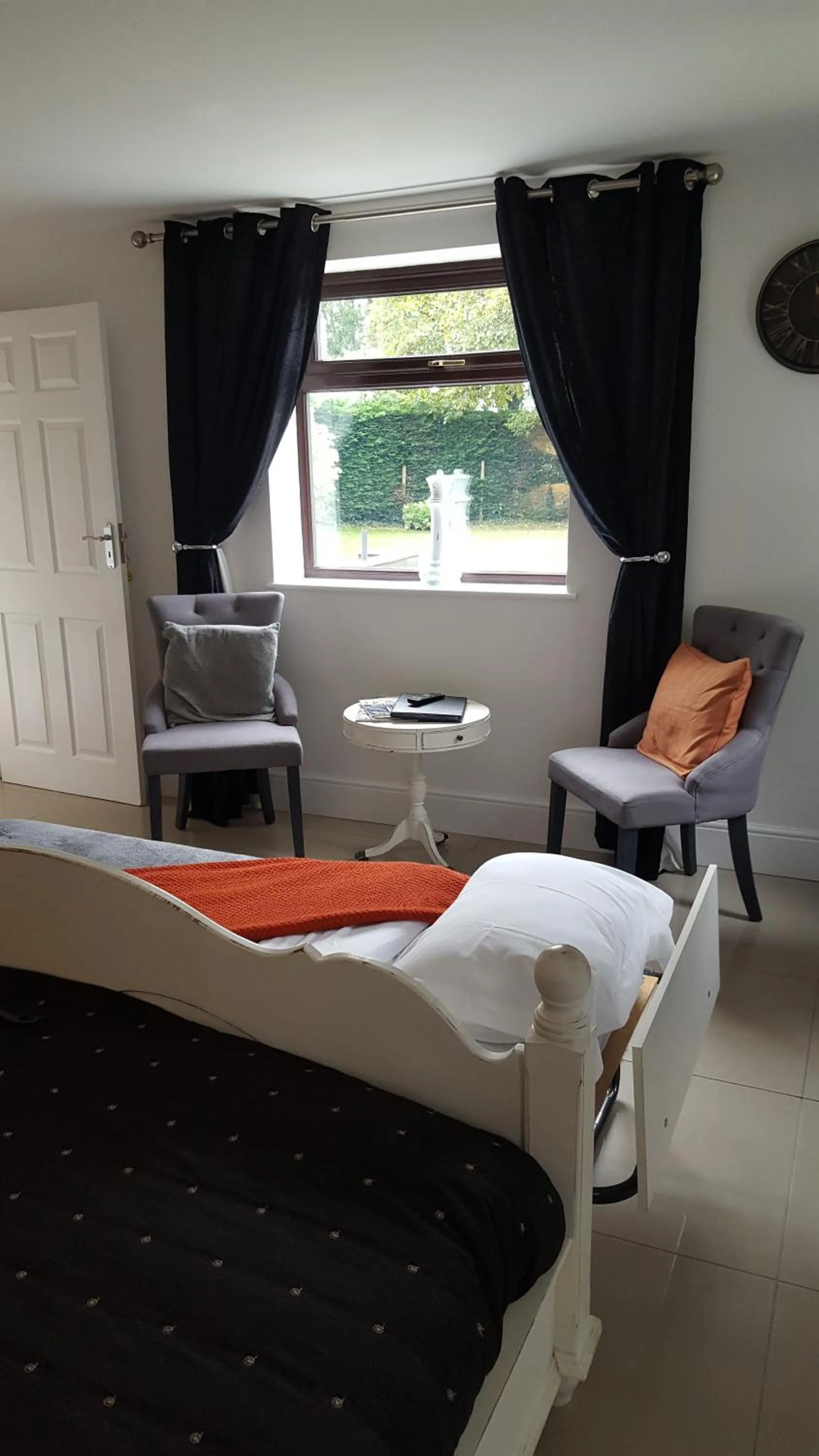 Photo of the whole room in The White Dove Bed and Breakfast with Glamping Newark showground