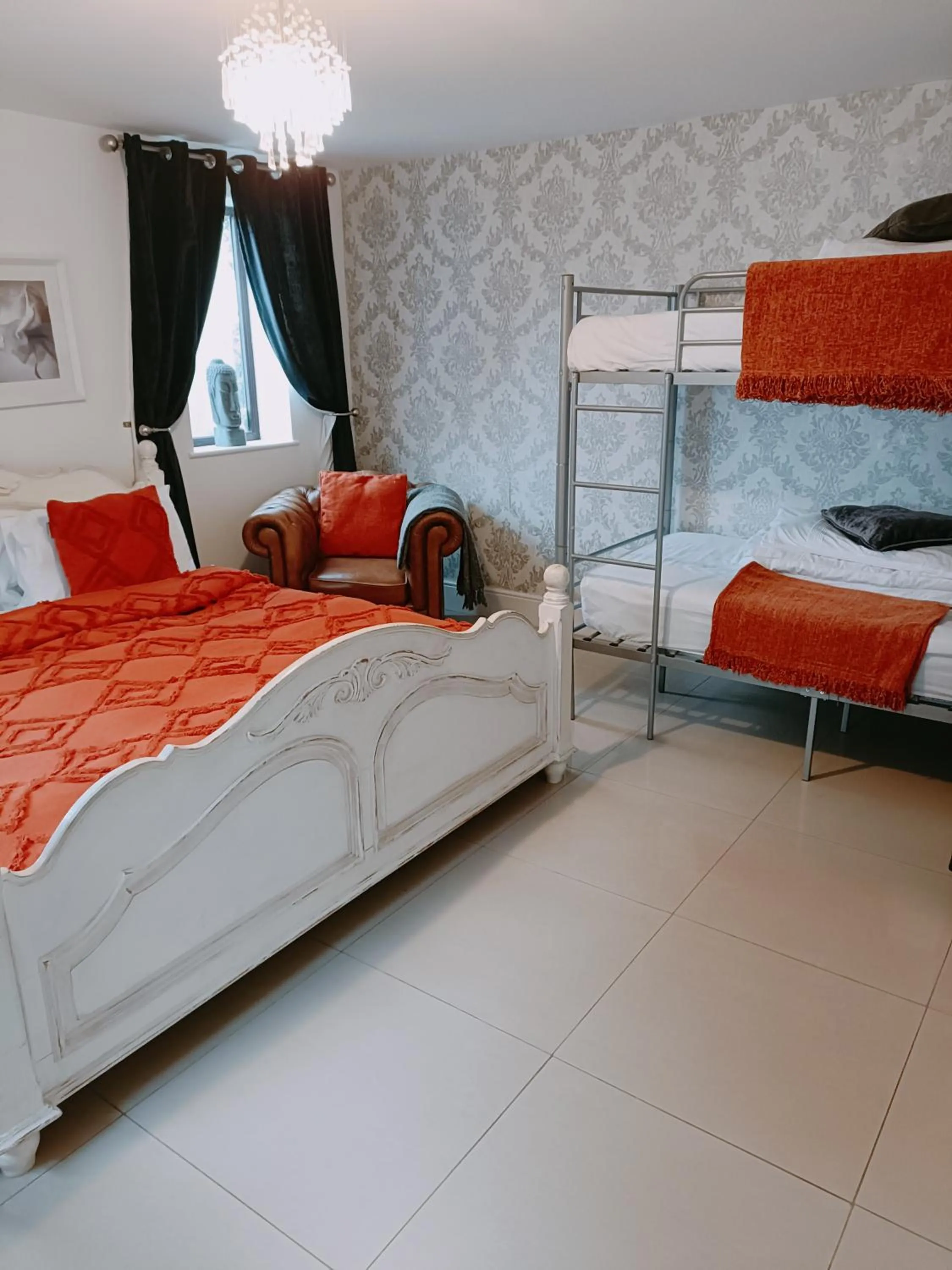 The White Dove Bed and Breakfast with Glamping Newark showground