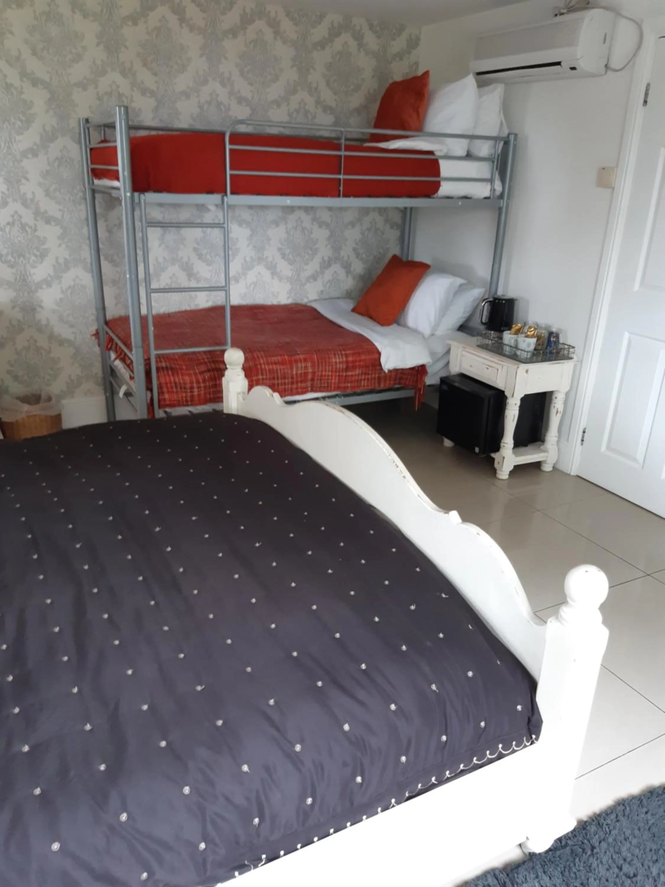 bunk bed in The White Dove Bed and Breakfast with Glamping Newark showground