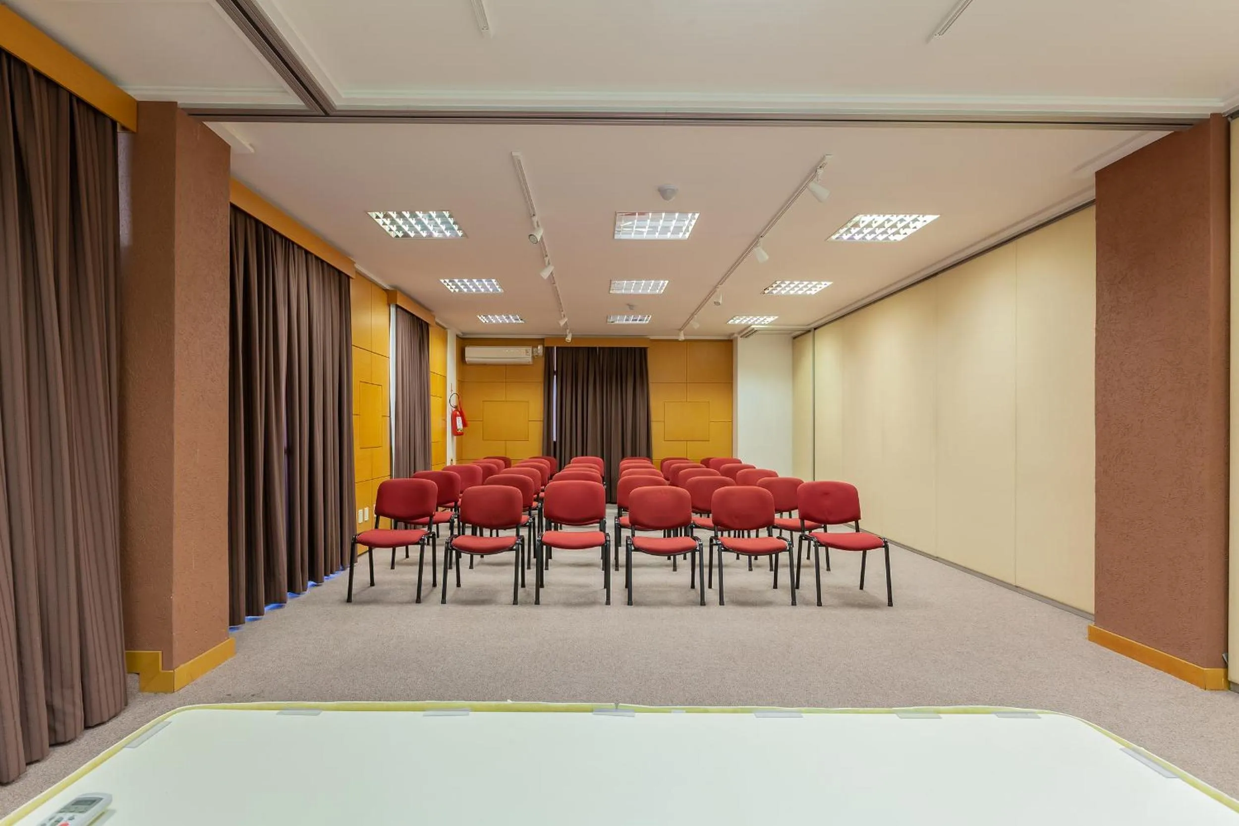 Meeting/conference room in Tri Hotel Executive Criciúma