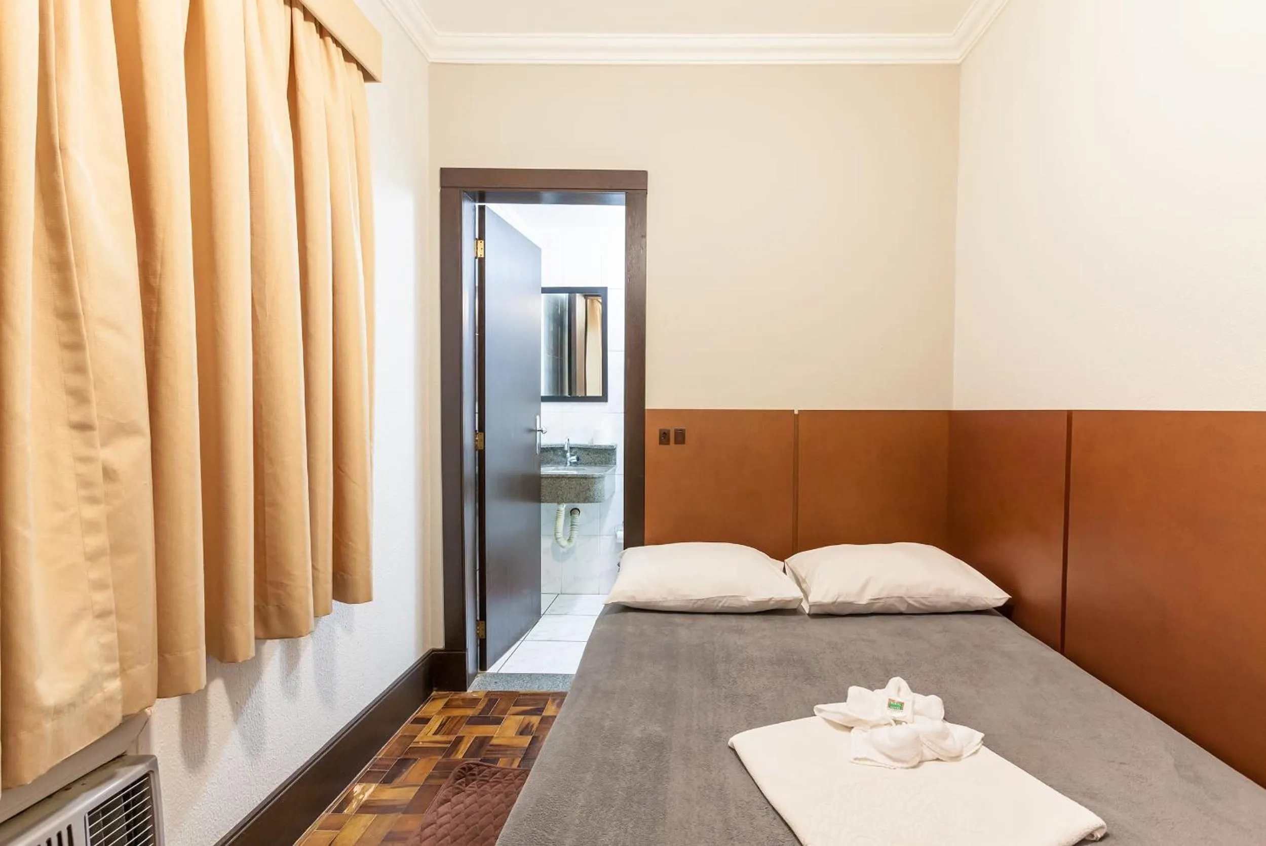 Bedroom, Bed in Tri Hotel Criciúma