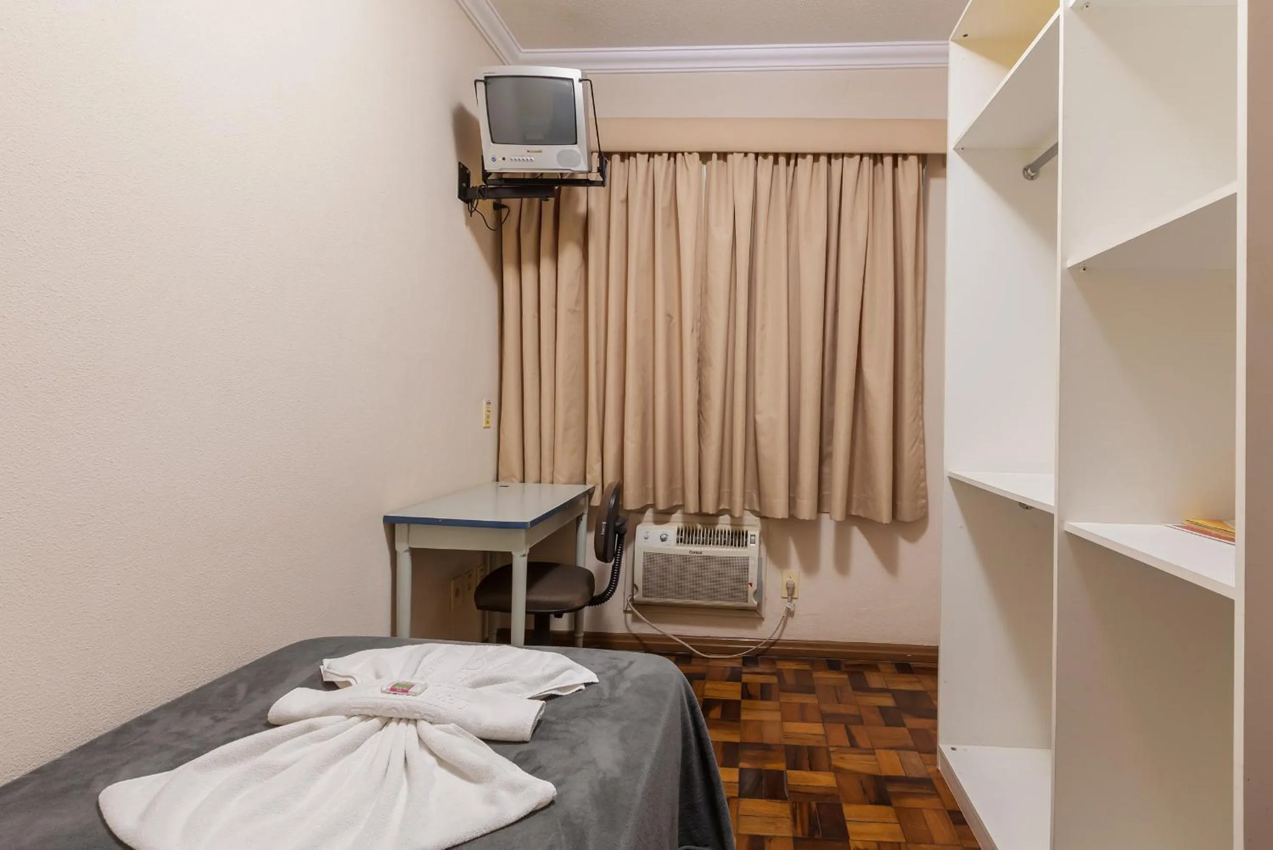 TV and multimedia, Bed in Tri Hotel Criciúma