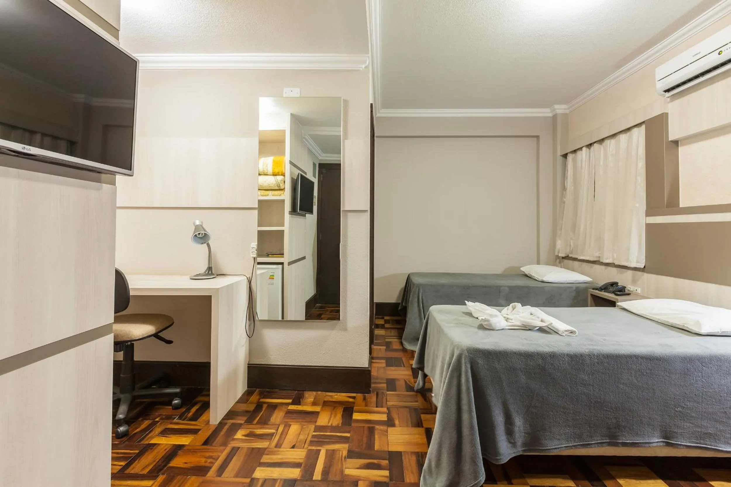 Bedroom, Bed in Tri Hotel Criciúma