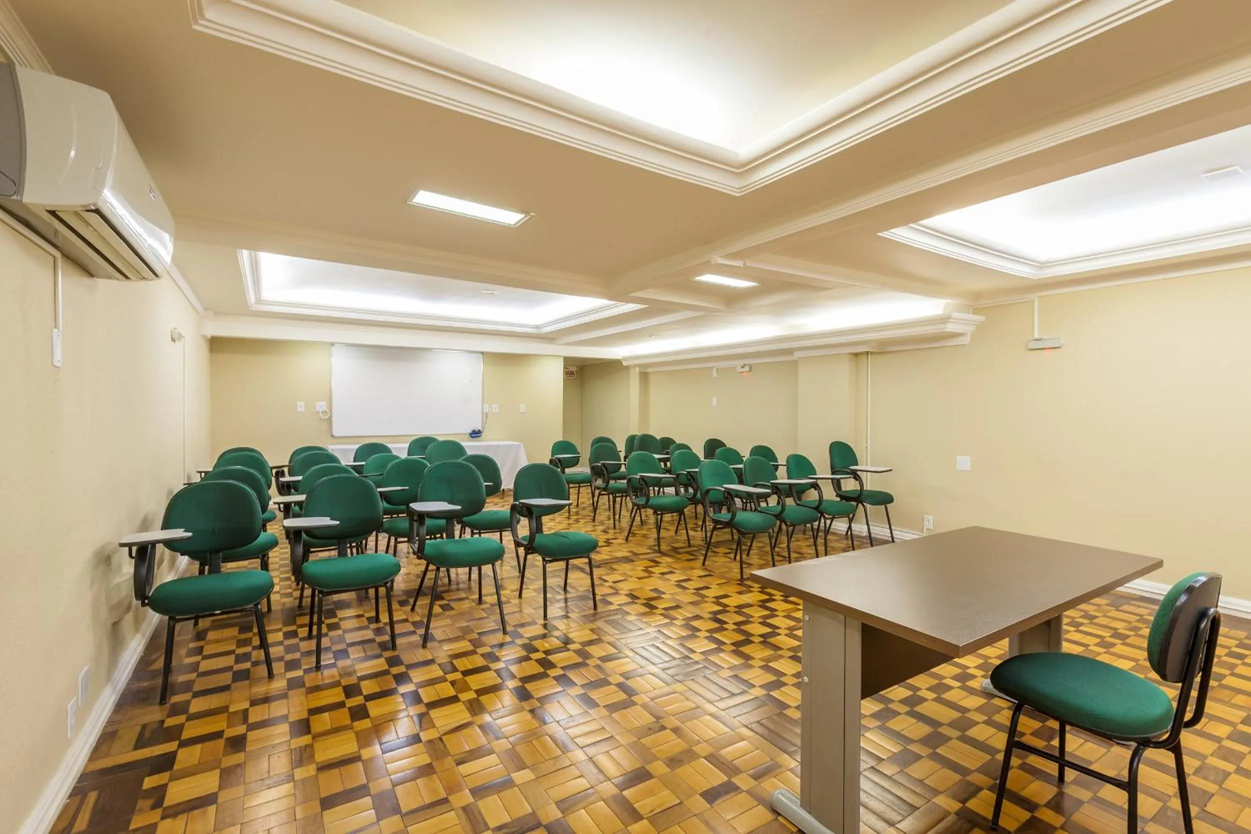 Meeting/conference room in Tri Hotel Criciúma