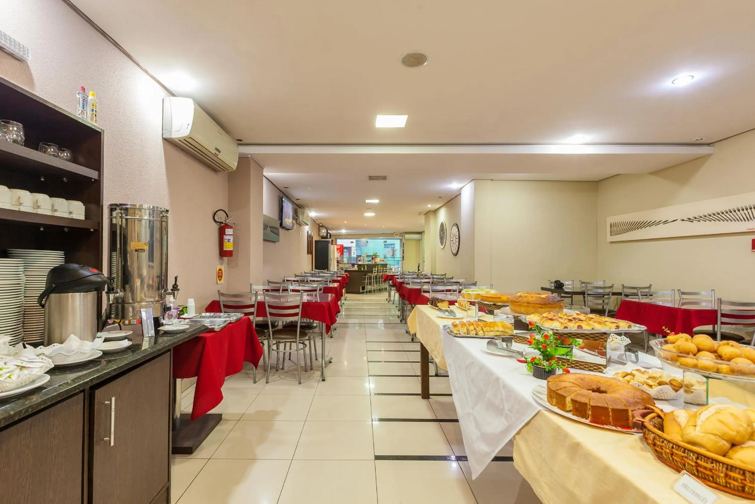 Buffet breakfast in Tri Hotel Criciúma