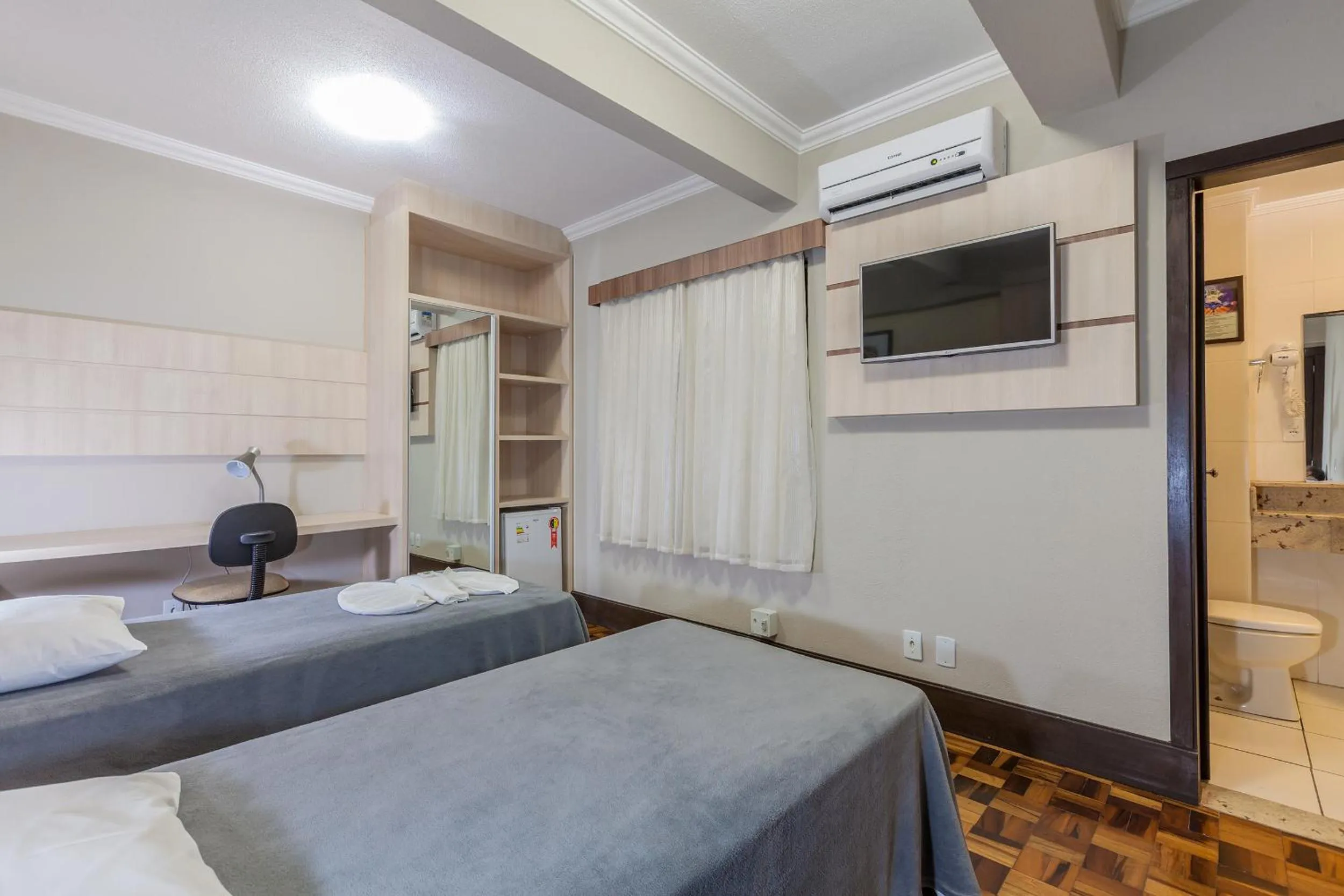 TV and multimedia, Bed in Tri Hotel Criciúma