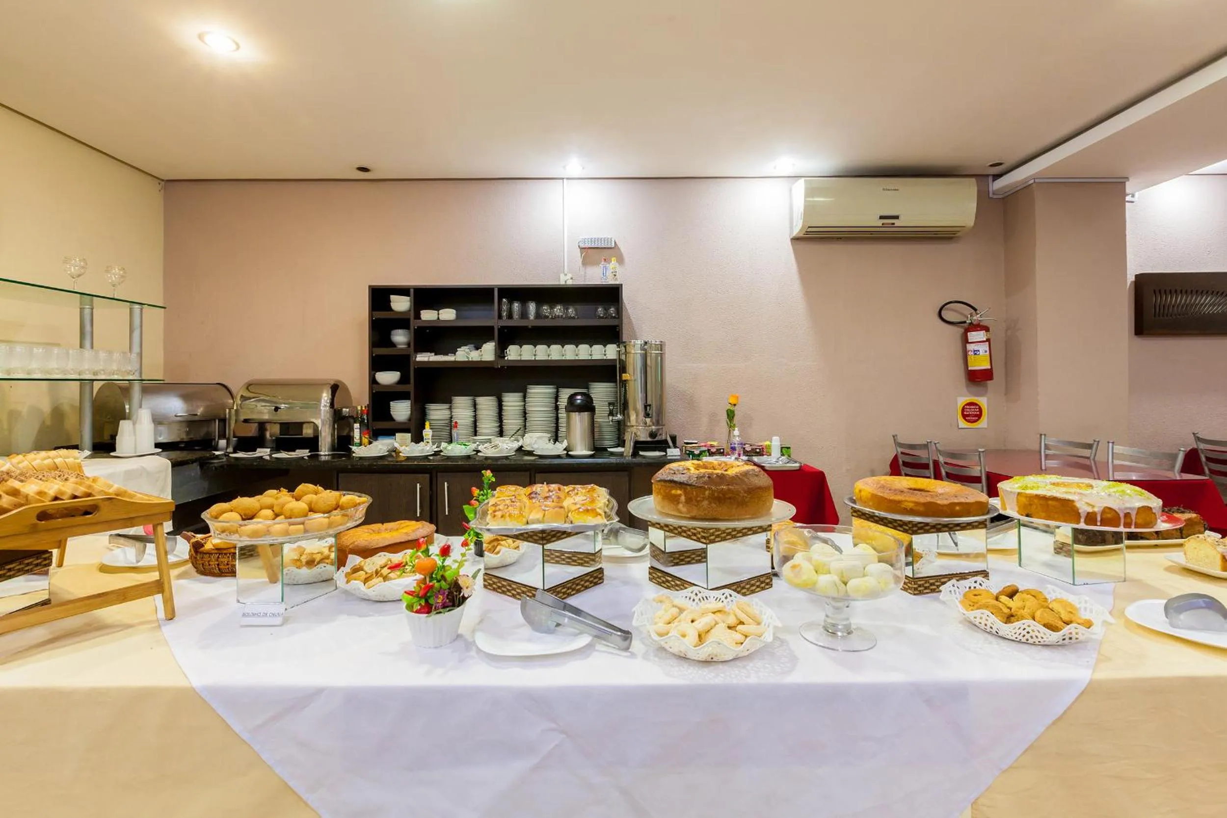 Buffet breakfast in Tri Hotel Criciúma