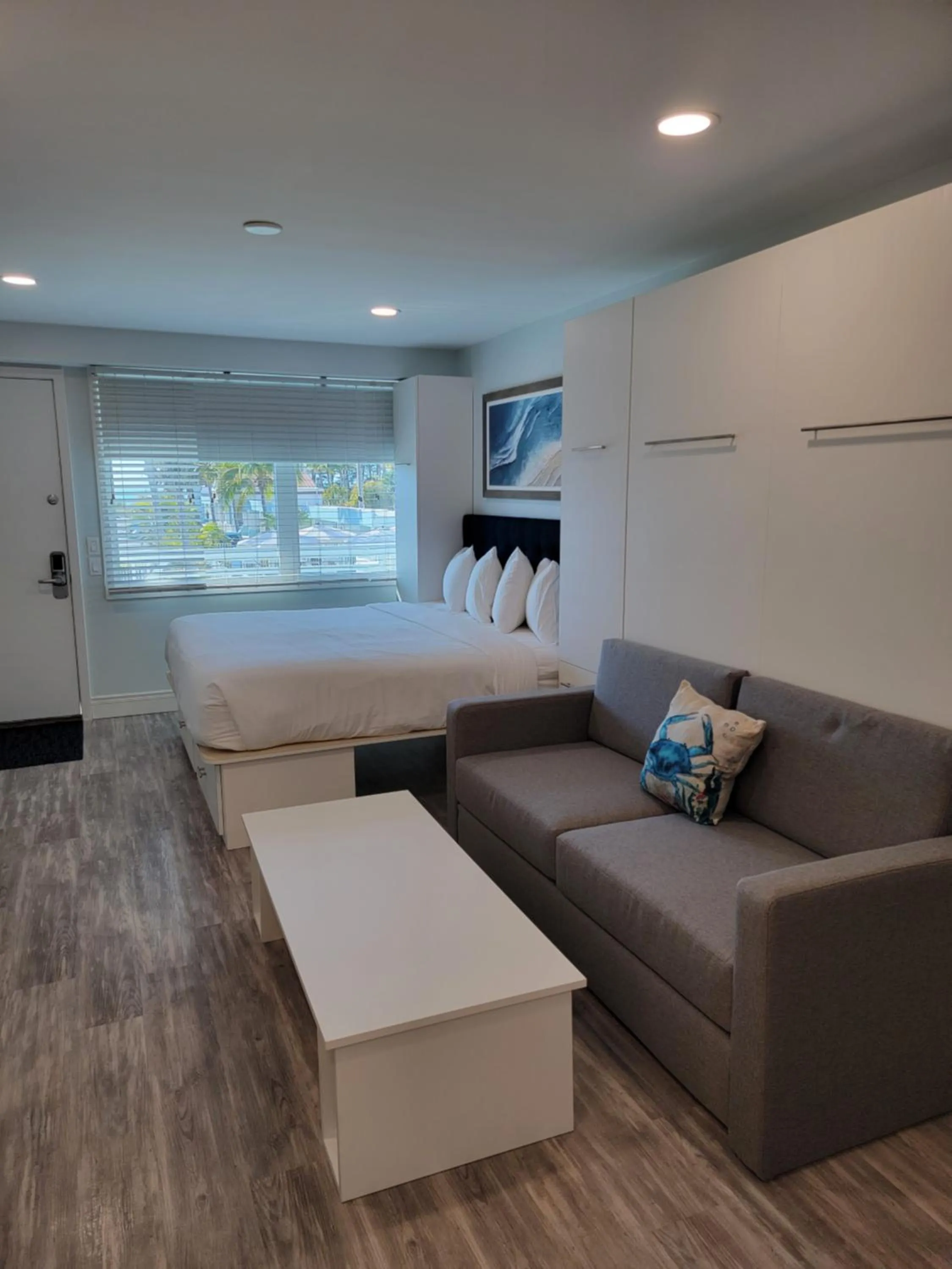 Photo of the whole room in Silver Surf Gulf Beach Resort