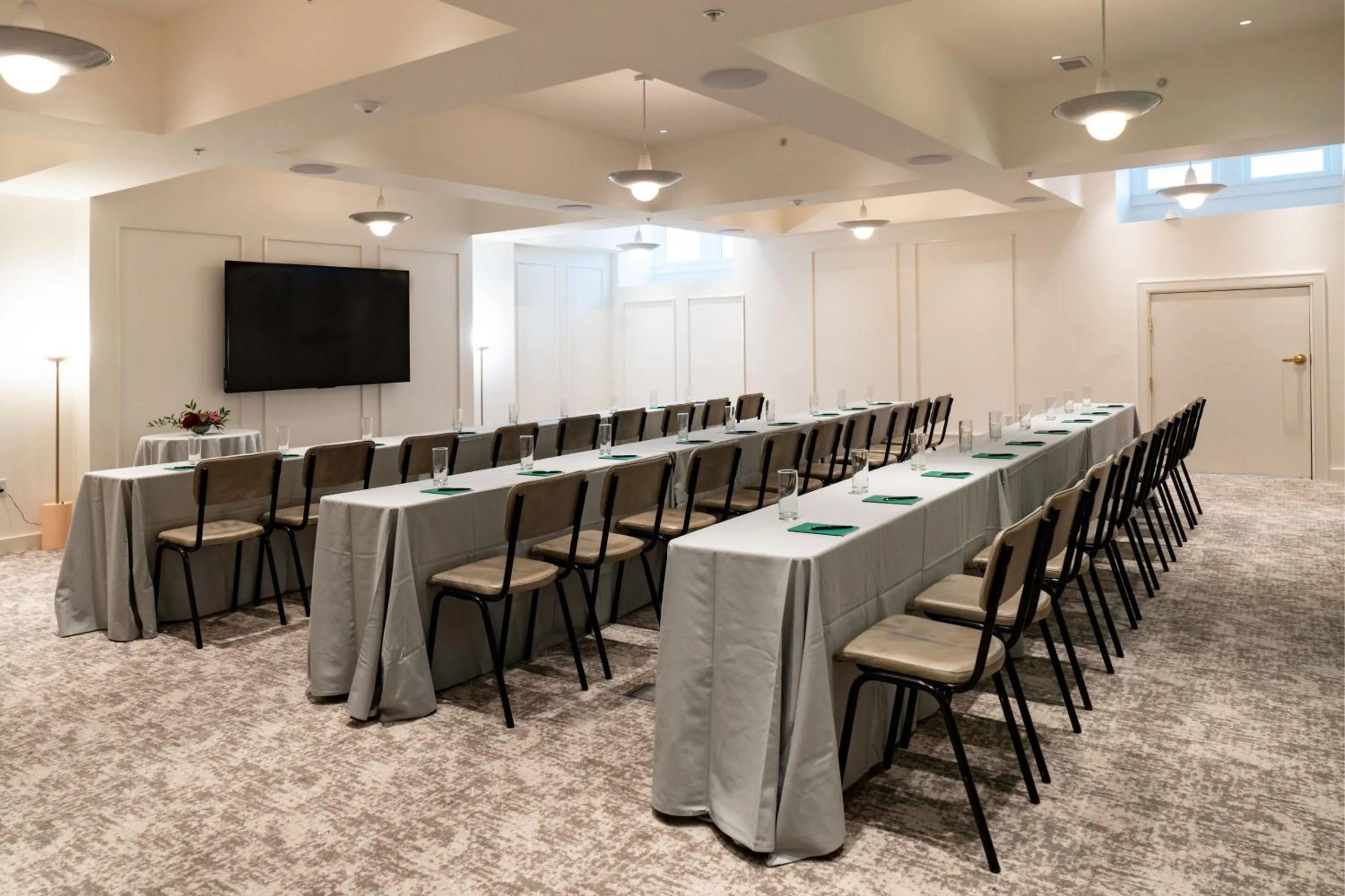 Meeting/conference room in Woodlark Hotel Portland, a Tribute Portfolio Hotel