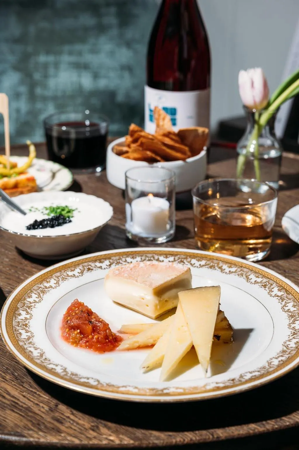 Lounge or bar in Woodlark Hotel Portland, a Tribute Portfolio Hotel