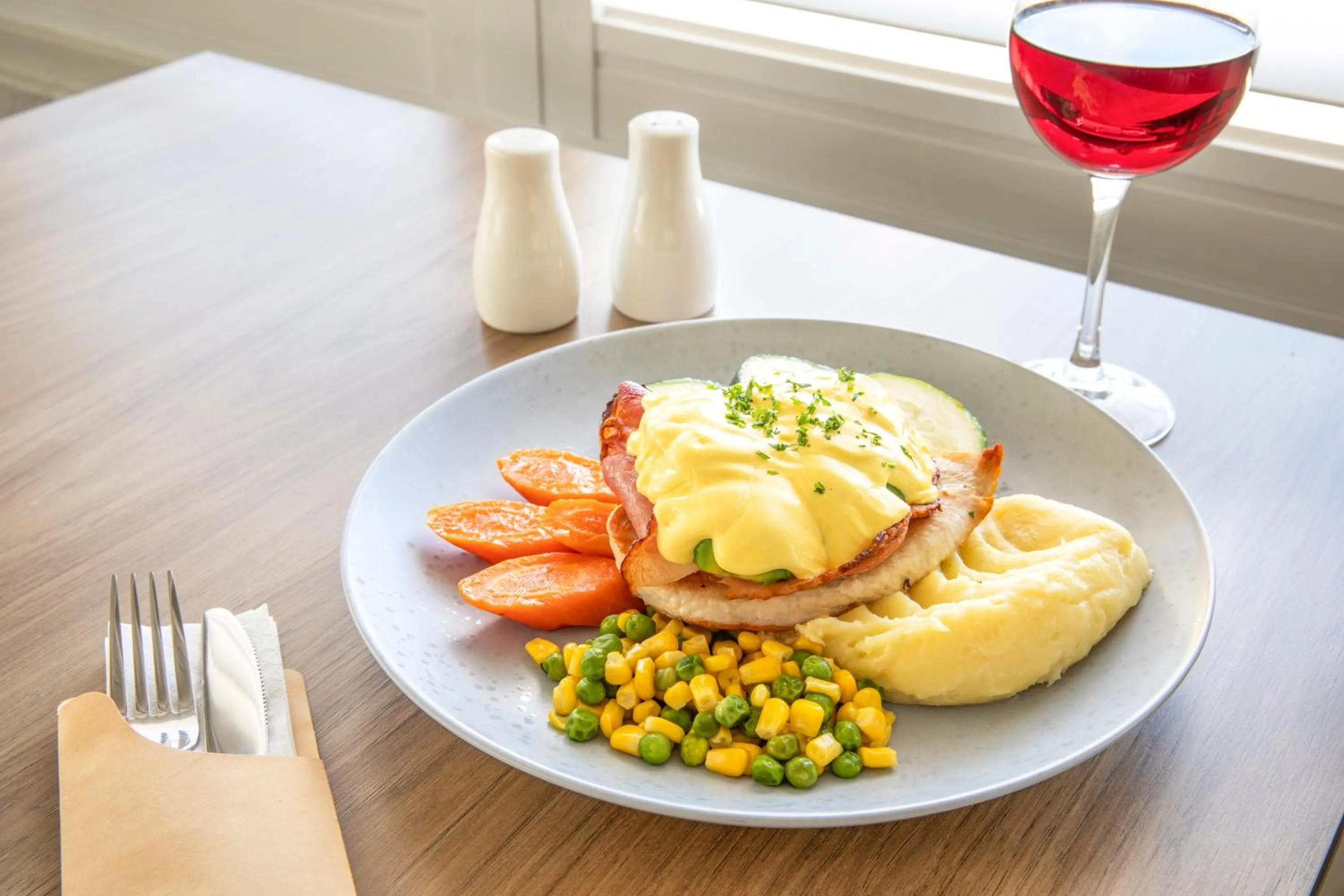 Food in Nightcap at Horse & Jockey Hotel Warwick