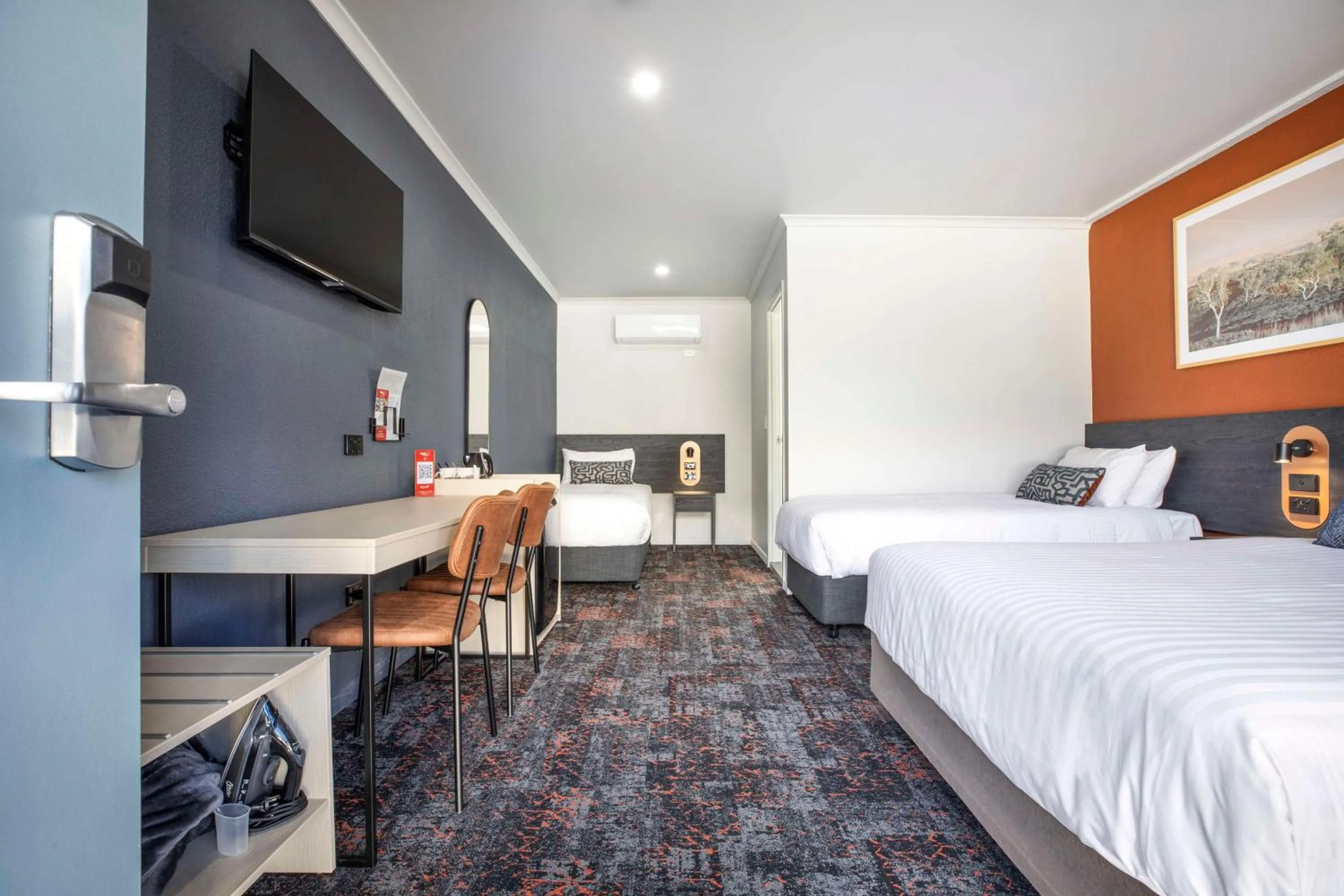 Bedroom, Bed in Nightcap at Horse & Jockey Hotel Warwick