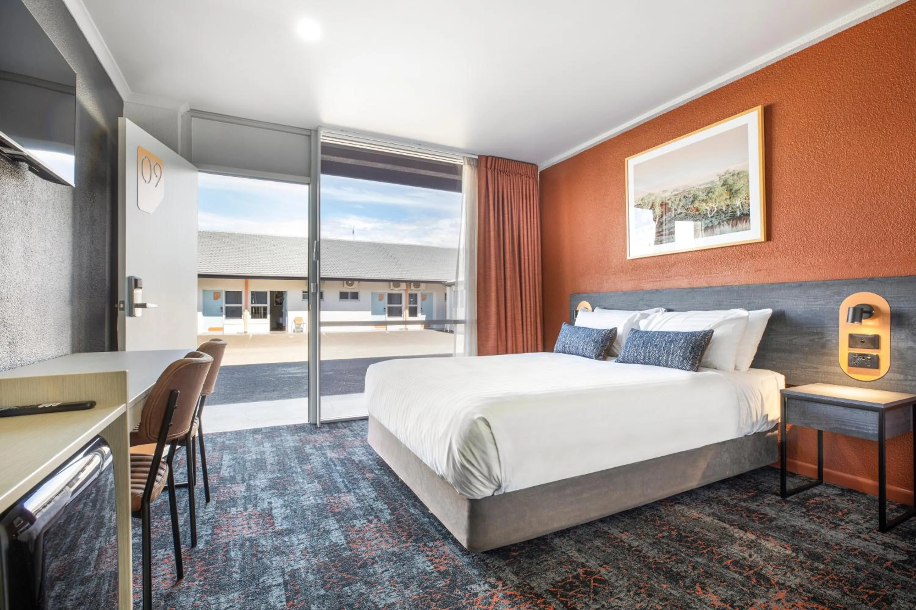 Bedroom, Bed in Nightcap at Horse & Jockey Hotel Warwick