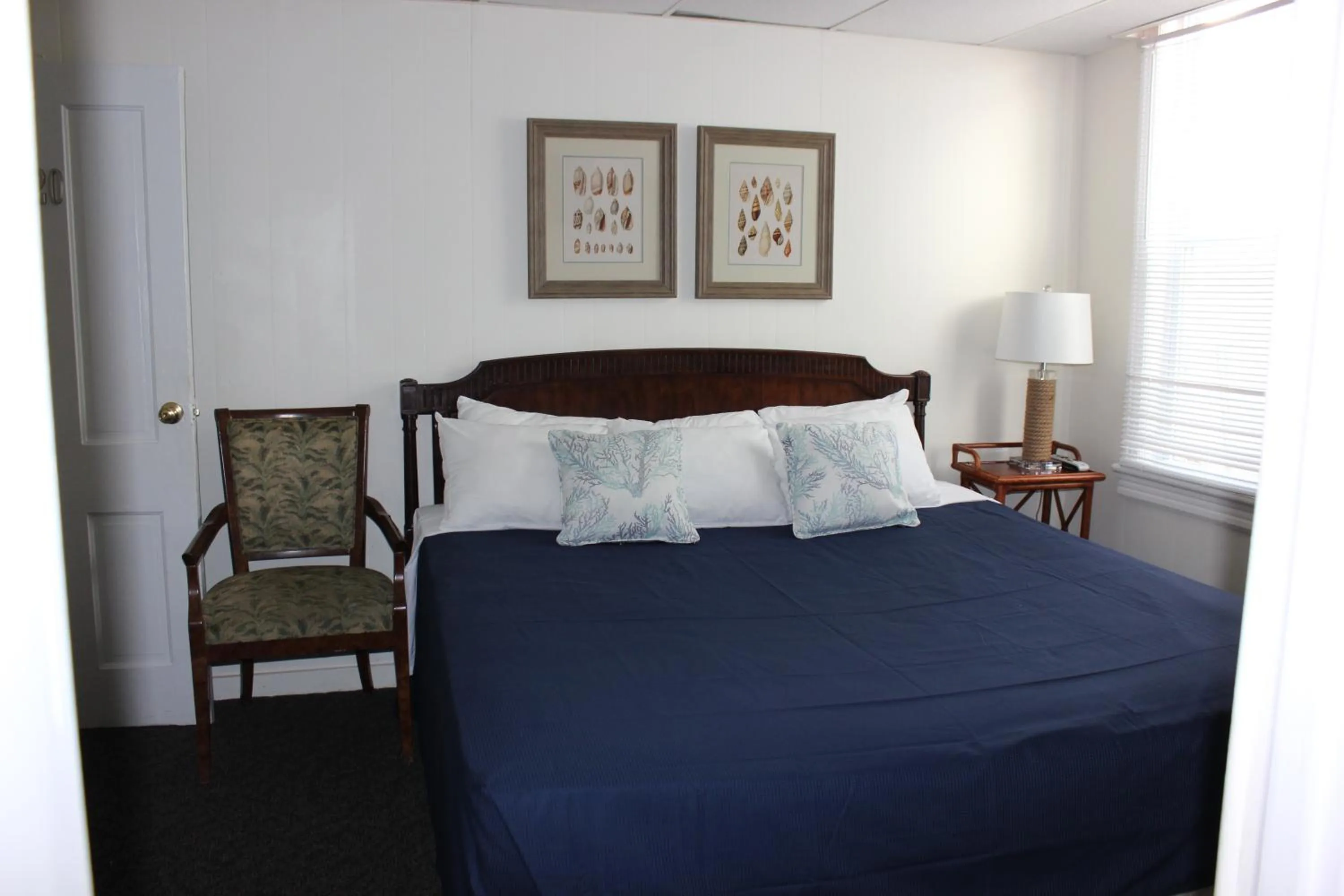 Bed in Blue Water Inn