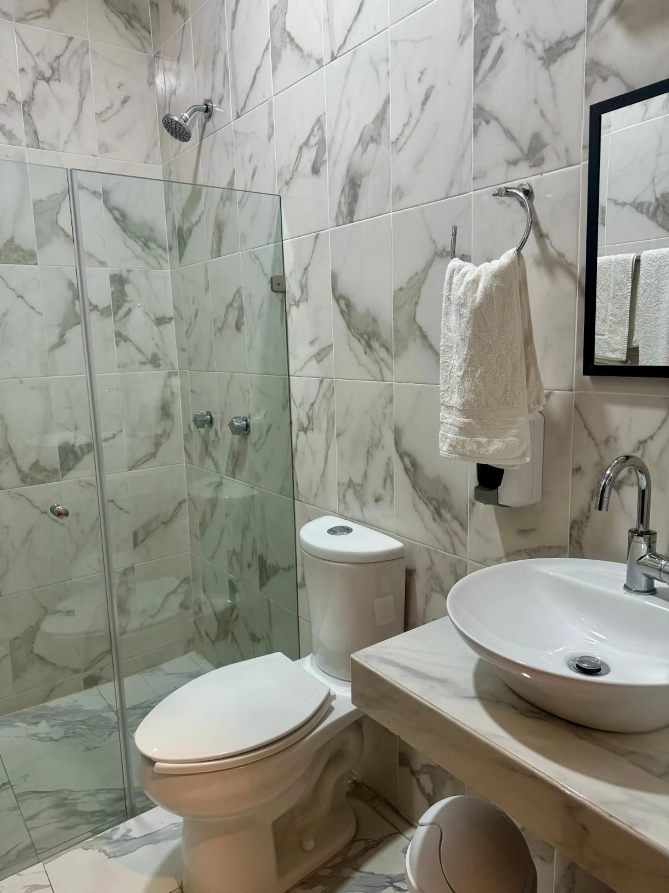 Shower in Hotel Avila