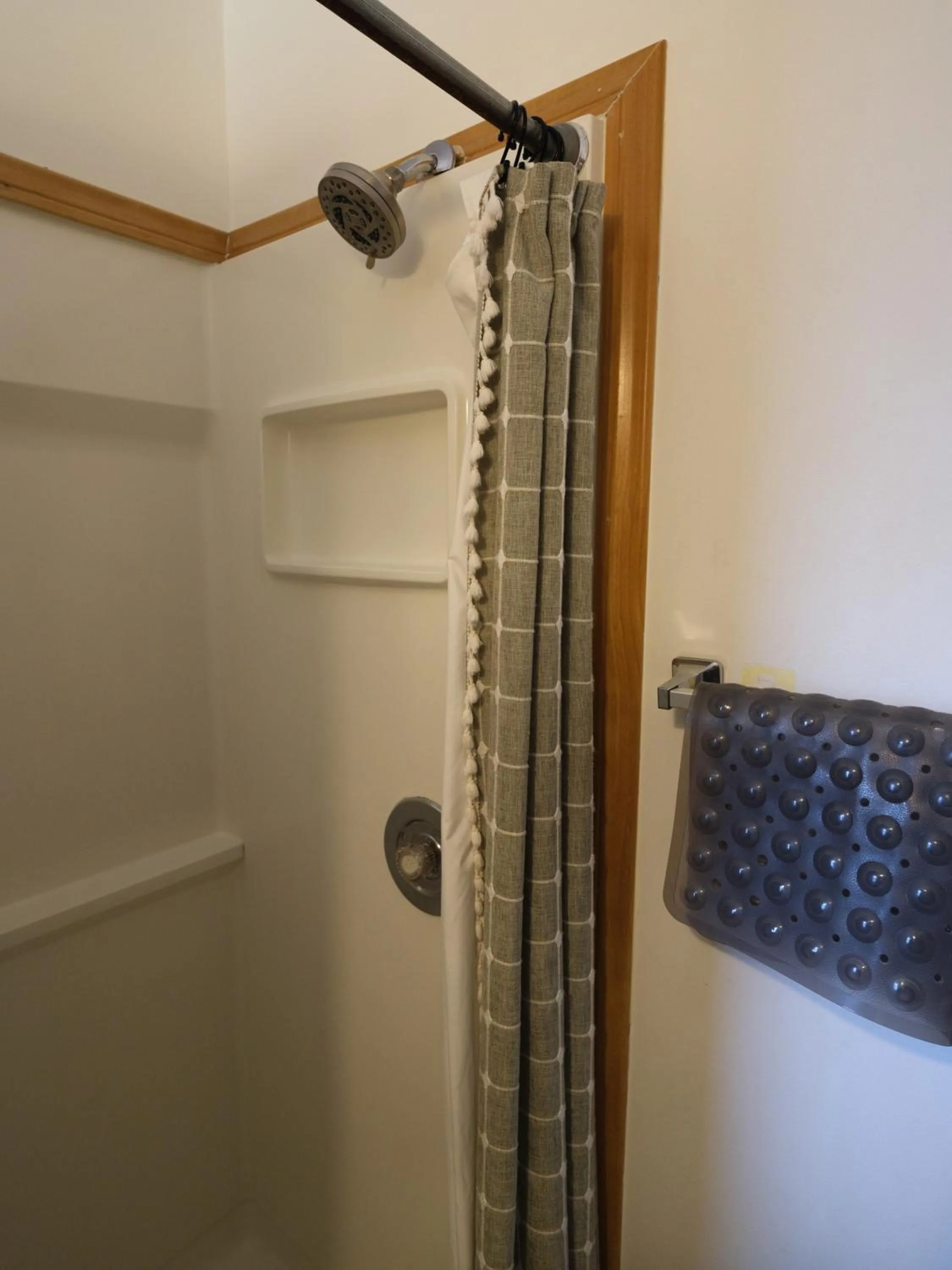 Bathroom in Lake Front Cabins