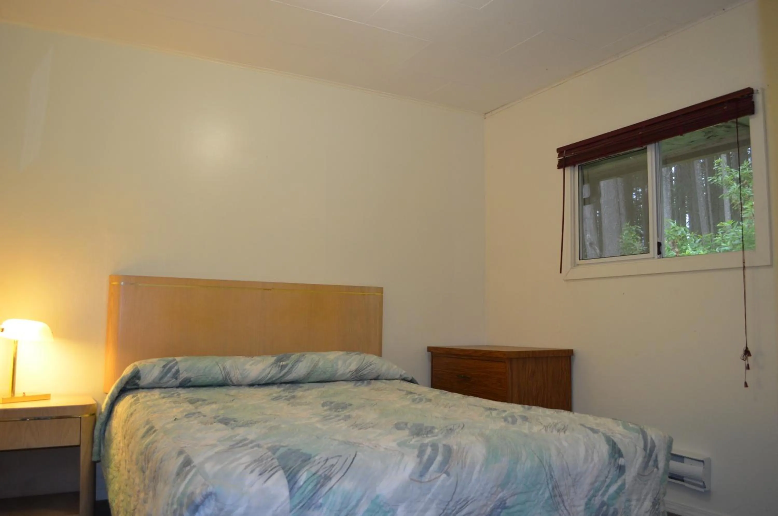 Bed in Seaside Villa Motel & RV Park