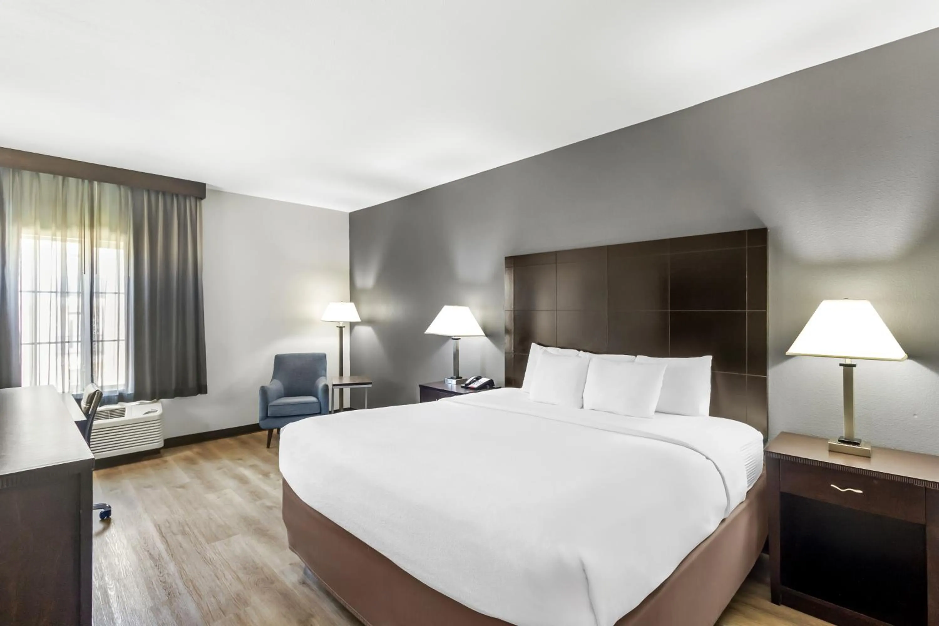 Bed in La Quinta by Wyndham Houston Energy Corridor