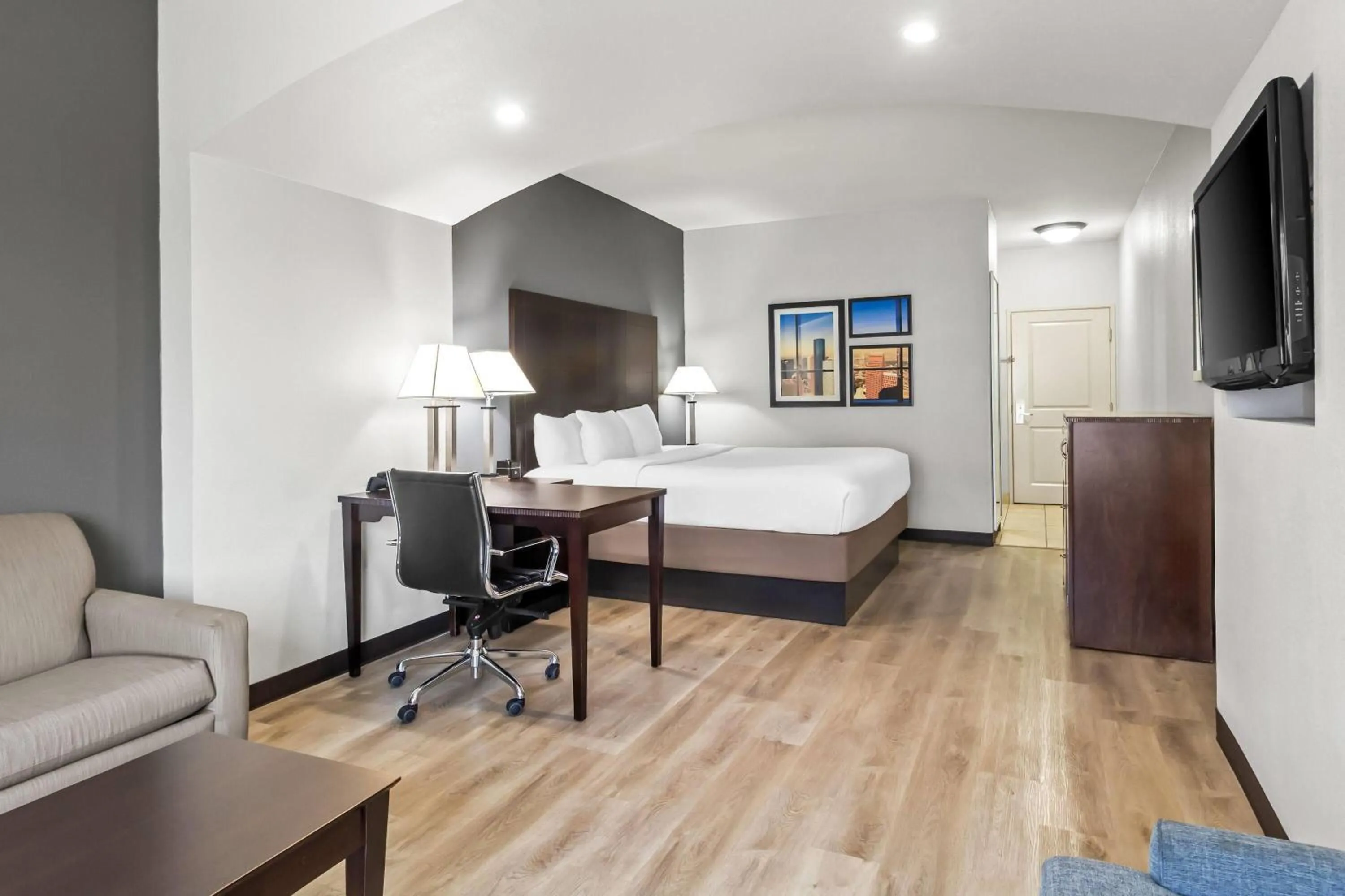 Bed in La Quinta by Wyndham Houston Energy Corridor