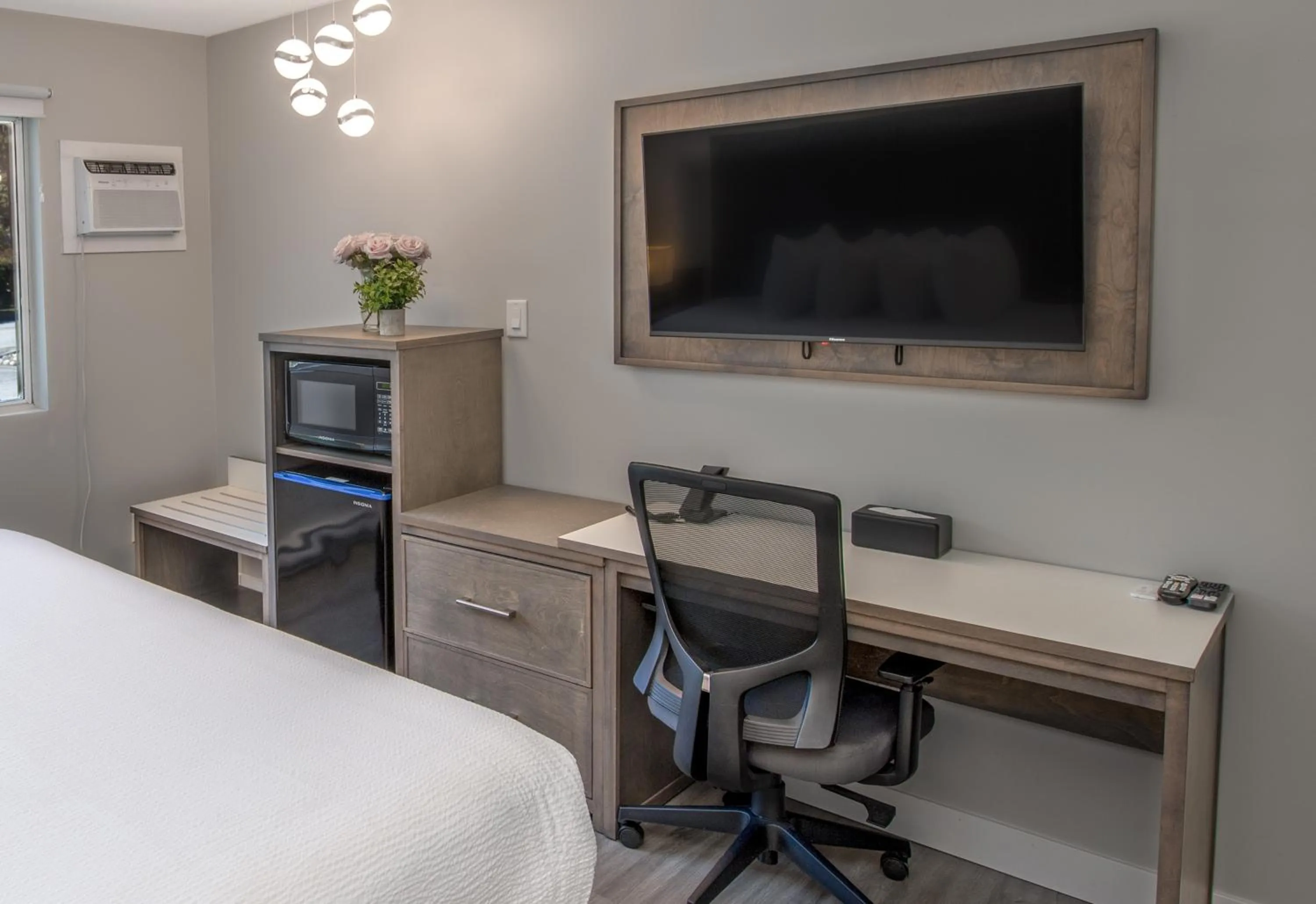 Guests, Bed in The Spot at Porpoise Bay