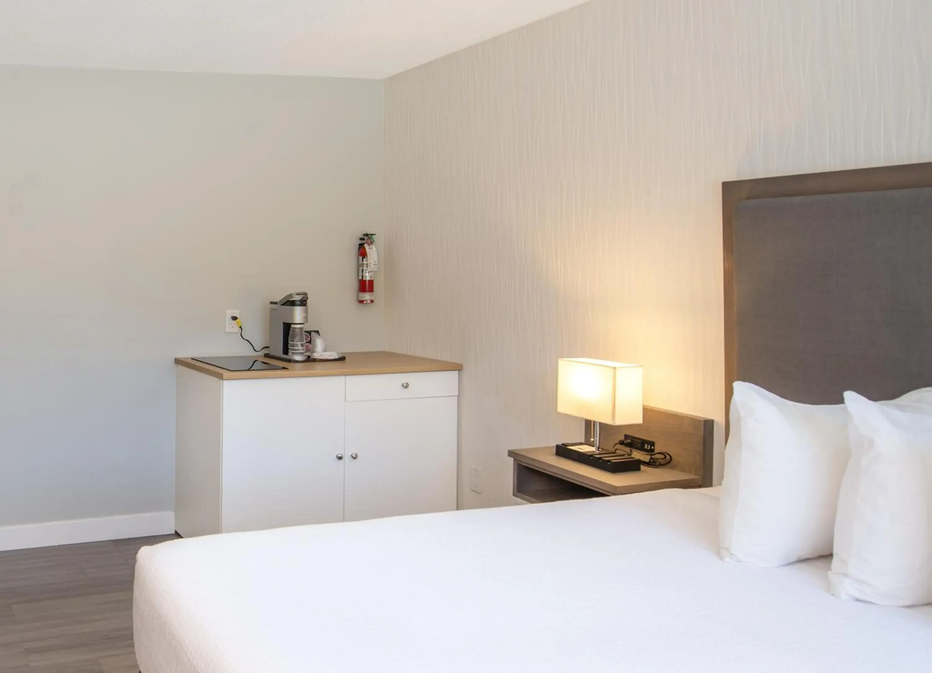 Room with 1 King Bed - Garden view in The Spot at Porpoise Bay Room with 1 King Bed - Garden view in The Spot at Porpoise Bay