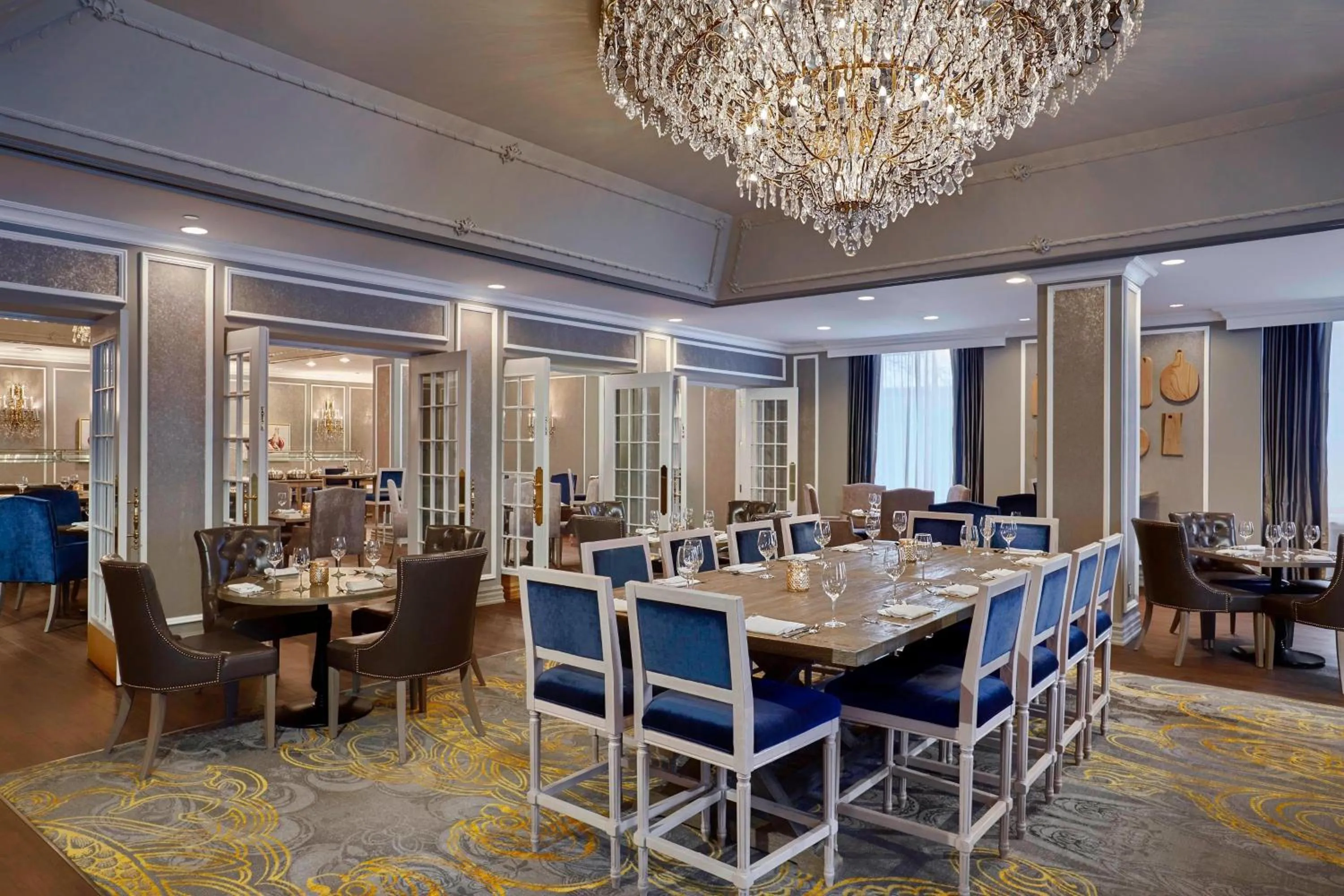 Restaurant/places to eat in The Hotel Saskatchewan, Autograph Collection