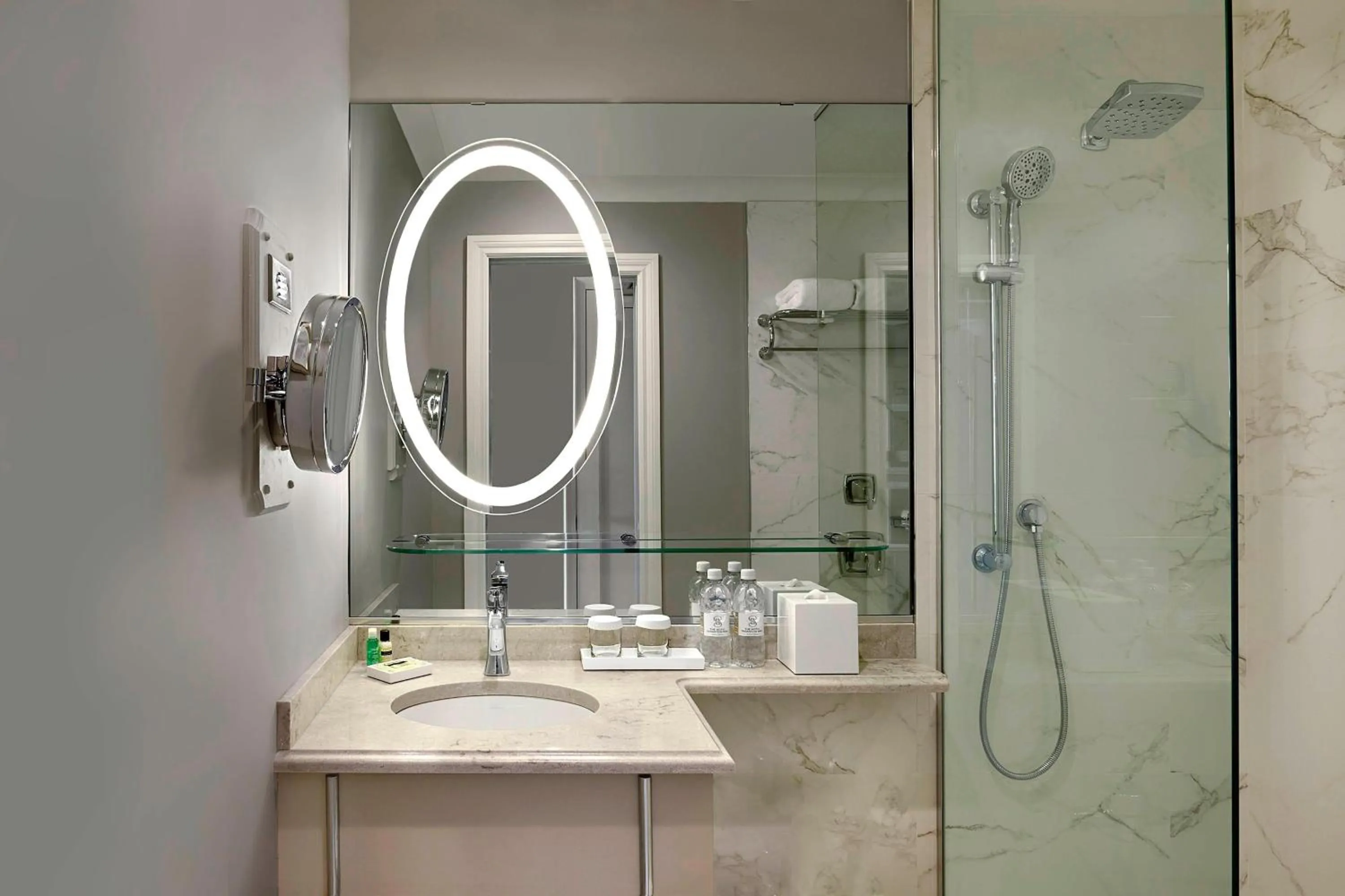 Bathroom in The Hotel Saskatchewan, Autograph Collection