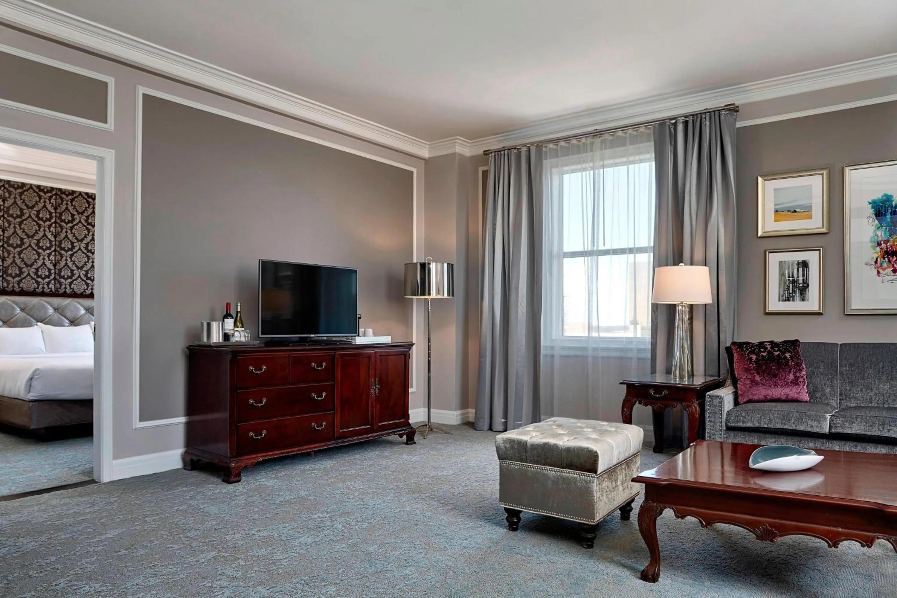 Photo of the whole room, Bed in The Hotel Saskatchewan, Autograph Collection