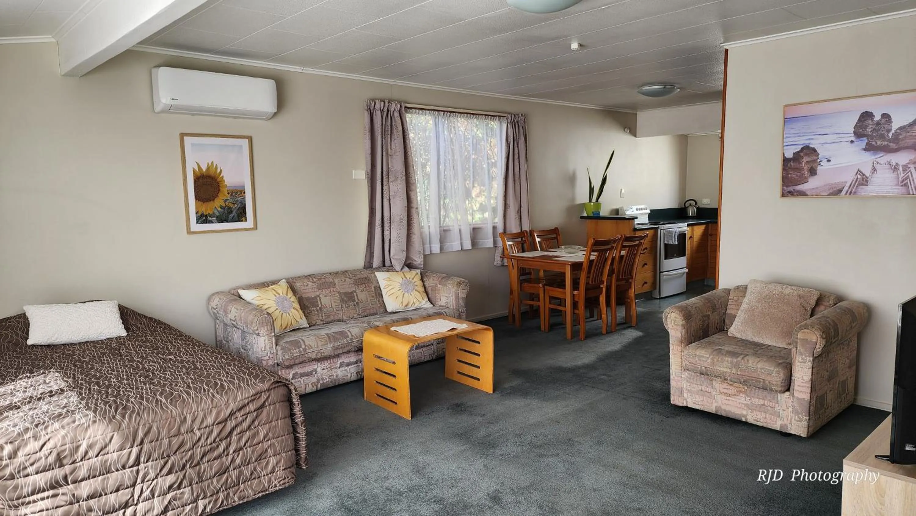 Living room in Ashburton's Regency Motel