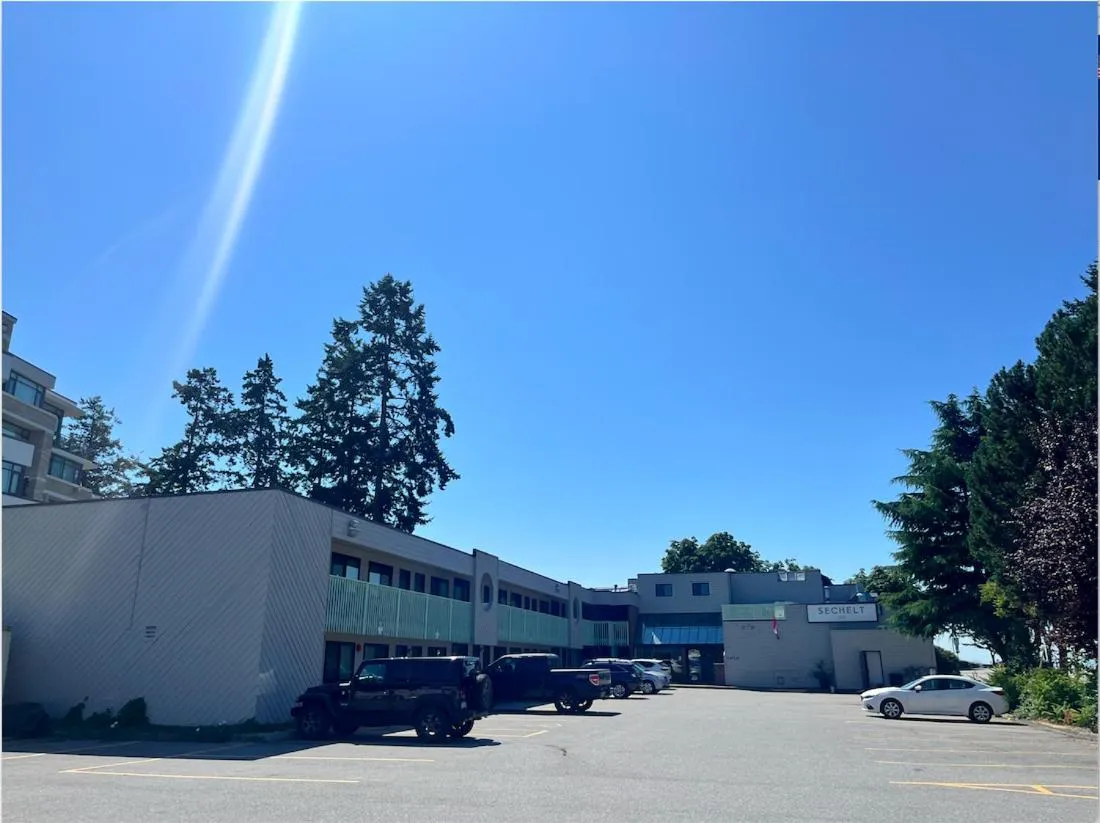 Property building in Sechelt inn