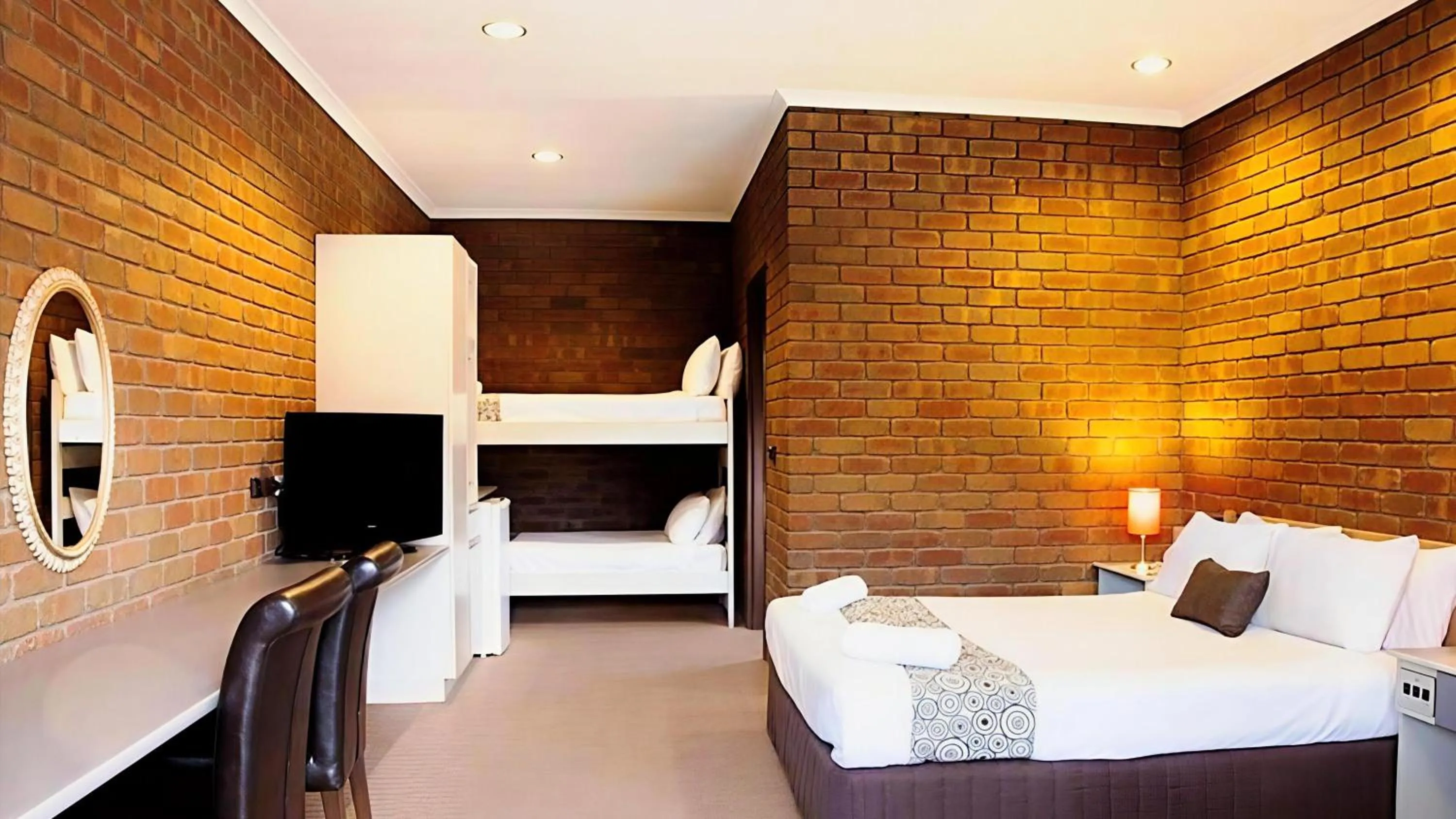 Bed in Fountain Court Motor Inn Albury