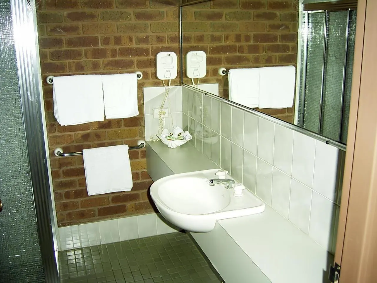 Shower in Fountain Court Motor Inn Albury