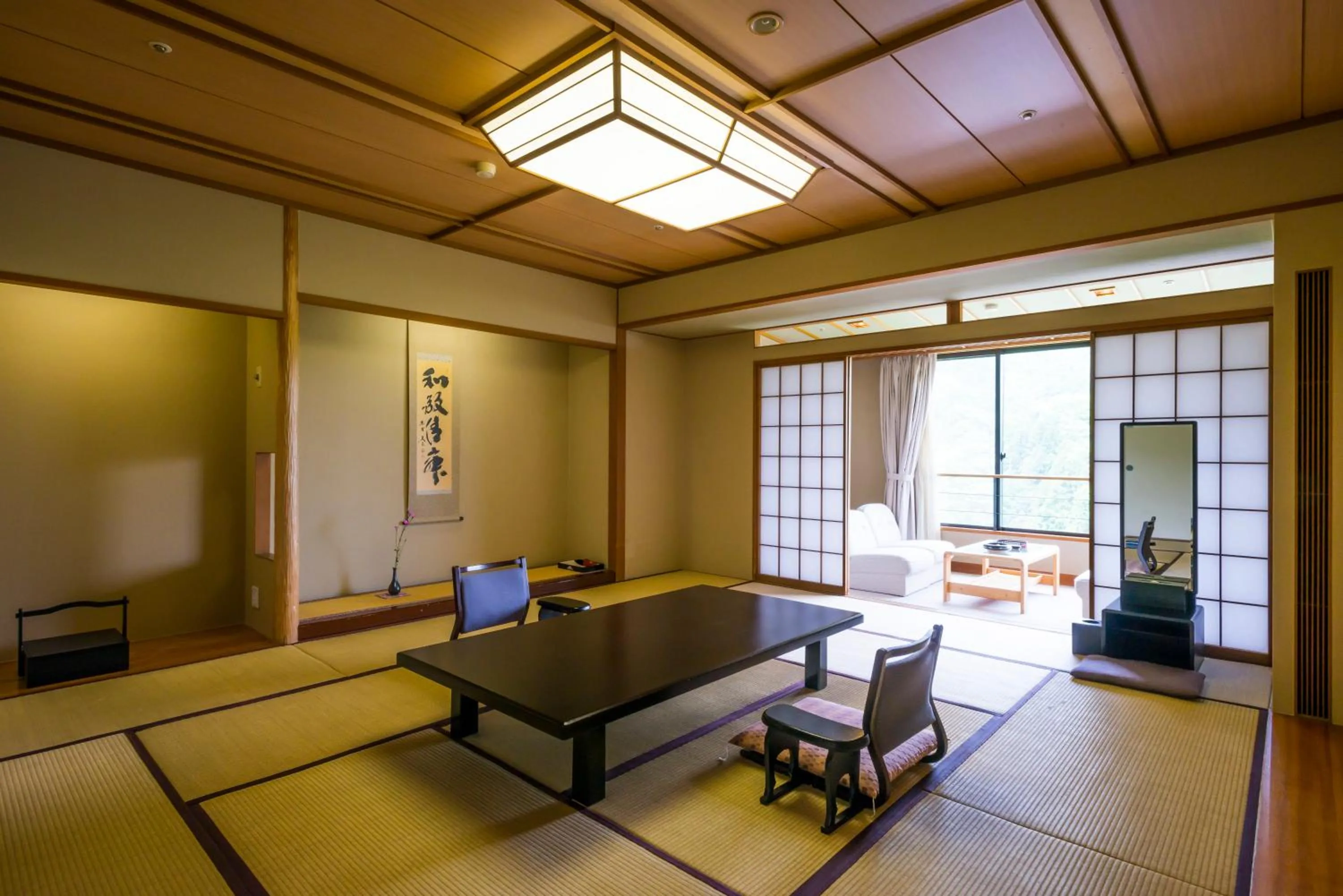 Photo of the whole room in Fukuichi