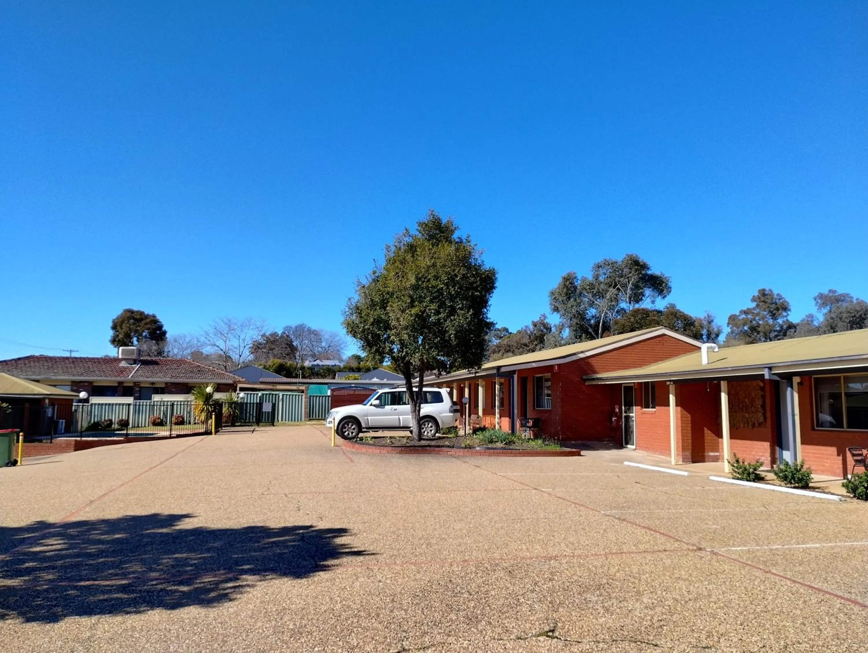 Parking in Junction Motel Wagga