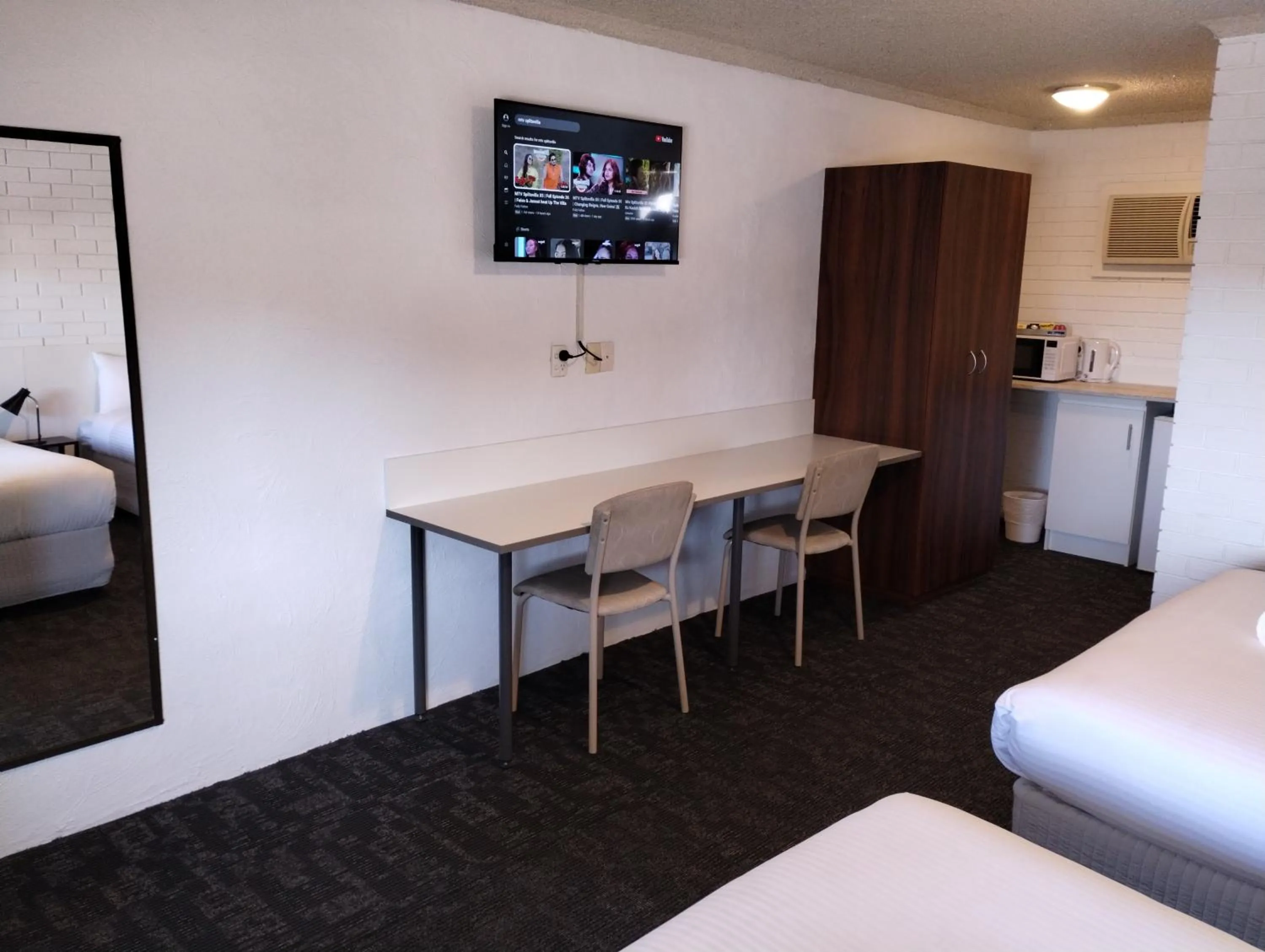 Bedroom, Bed in Junction Motel Wagga