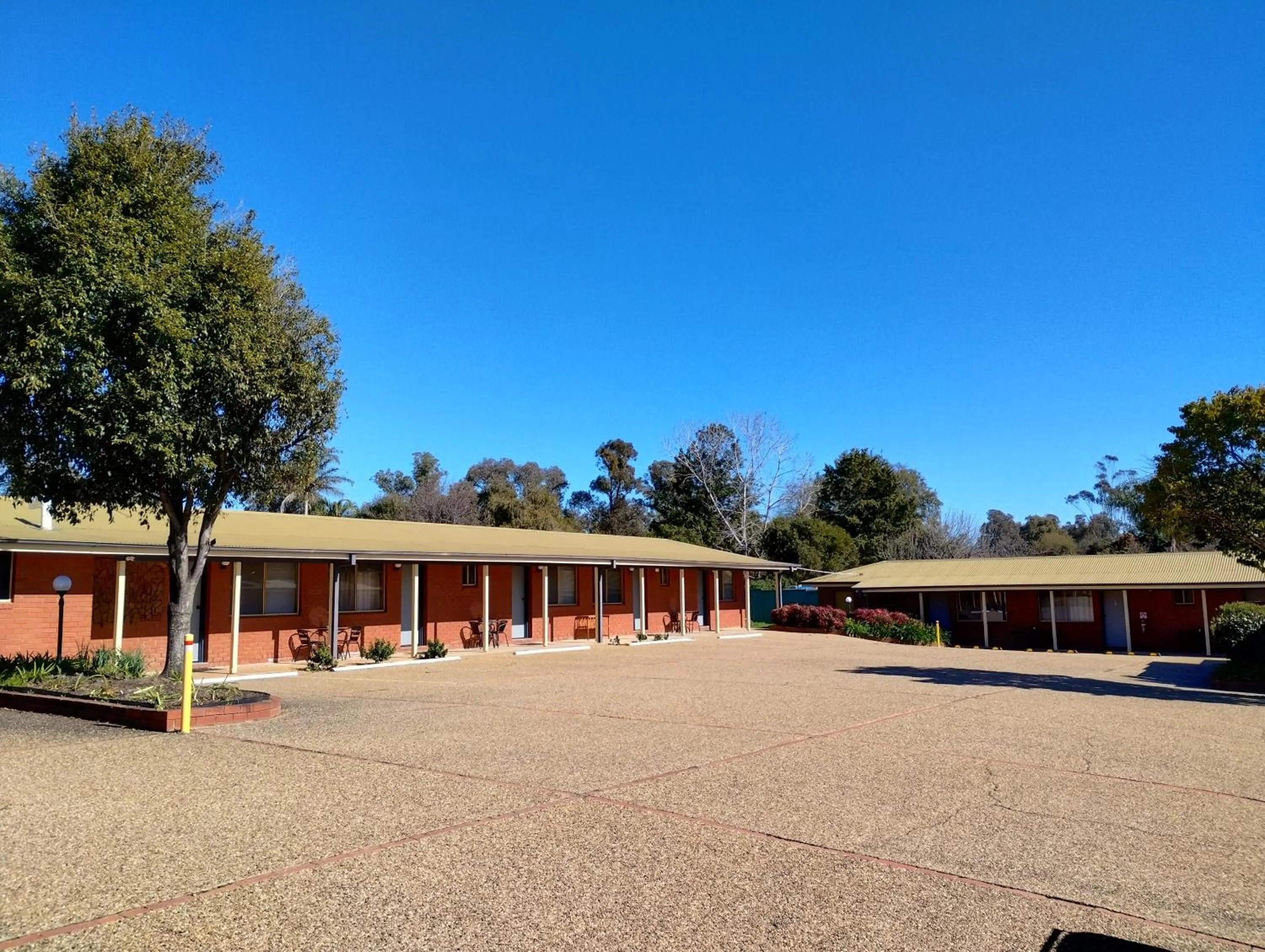 Parking in Junction Motel Wagga