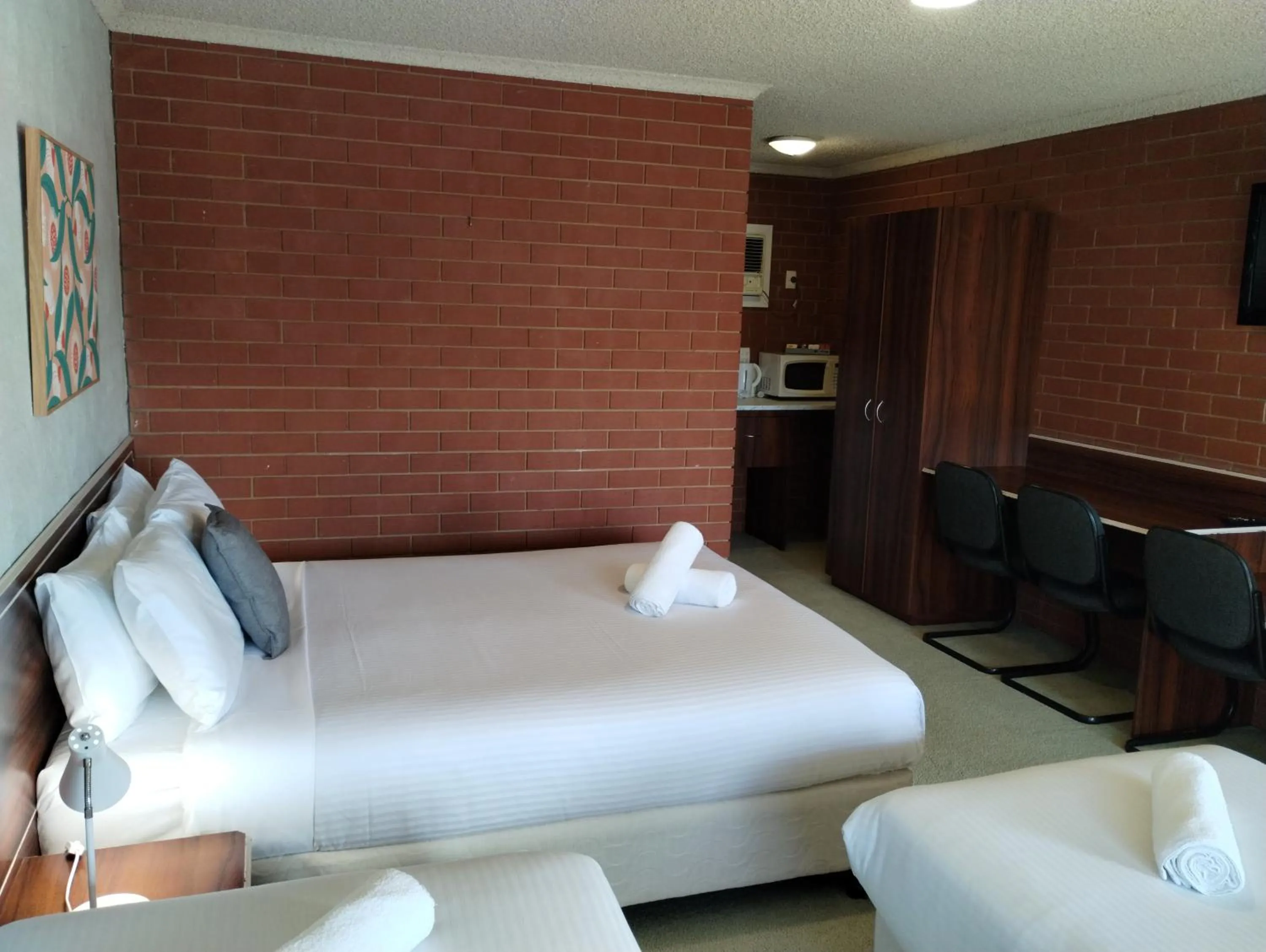 Bedroom, Bed in Junction Motel Wagga