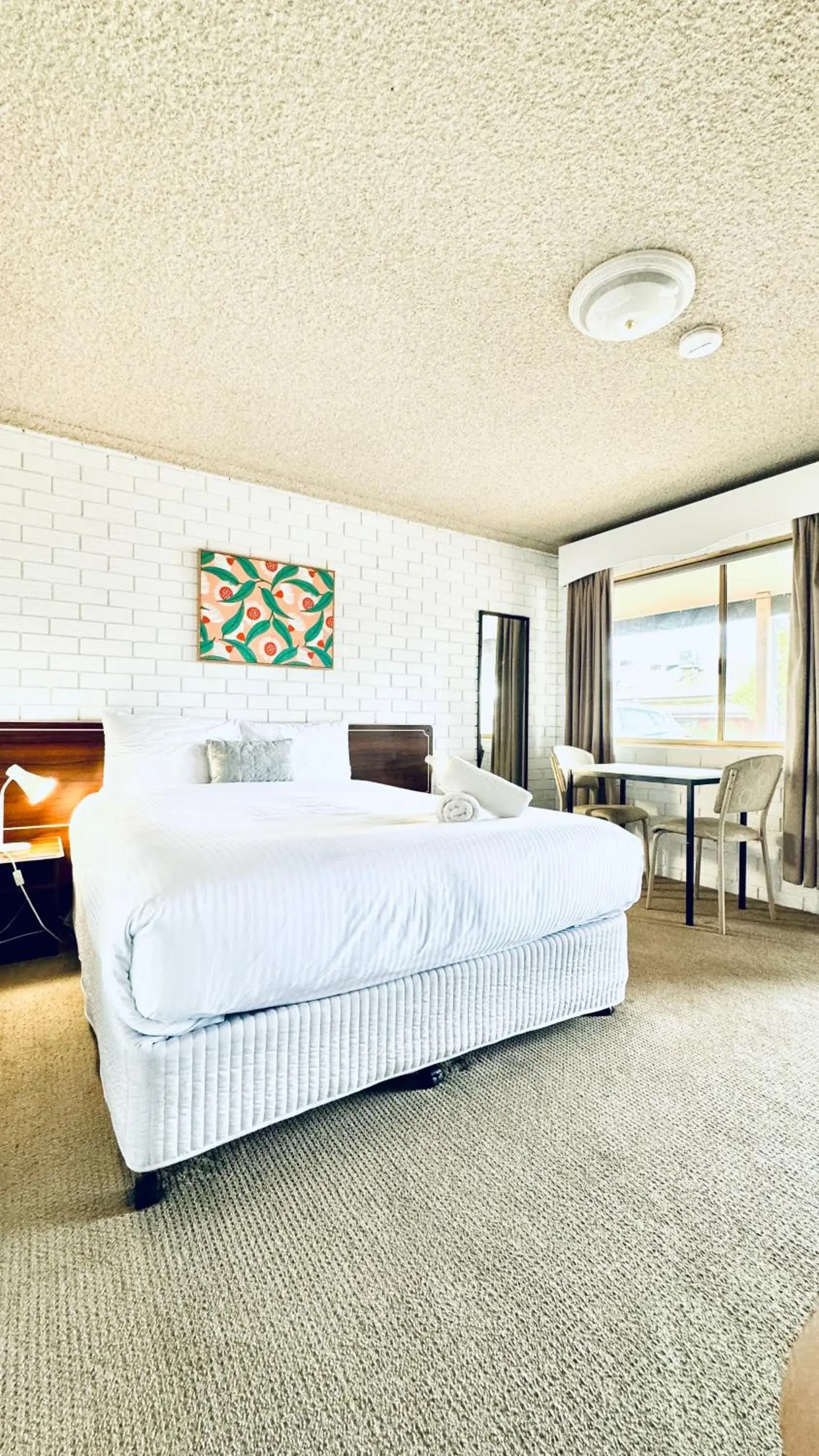 Queen Room in Junction Motel Wagga Queen Room in Junction Motel Wagga