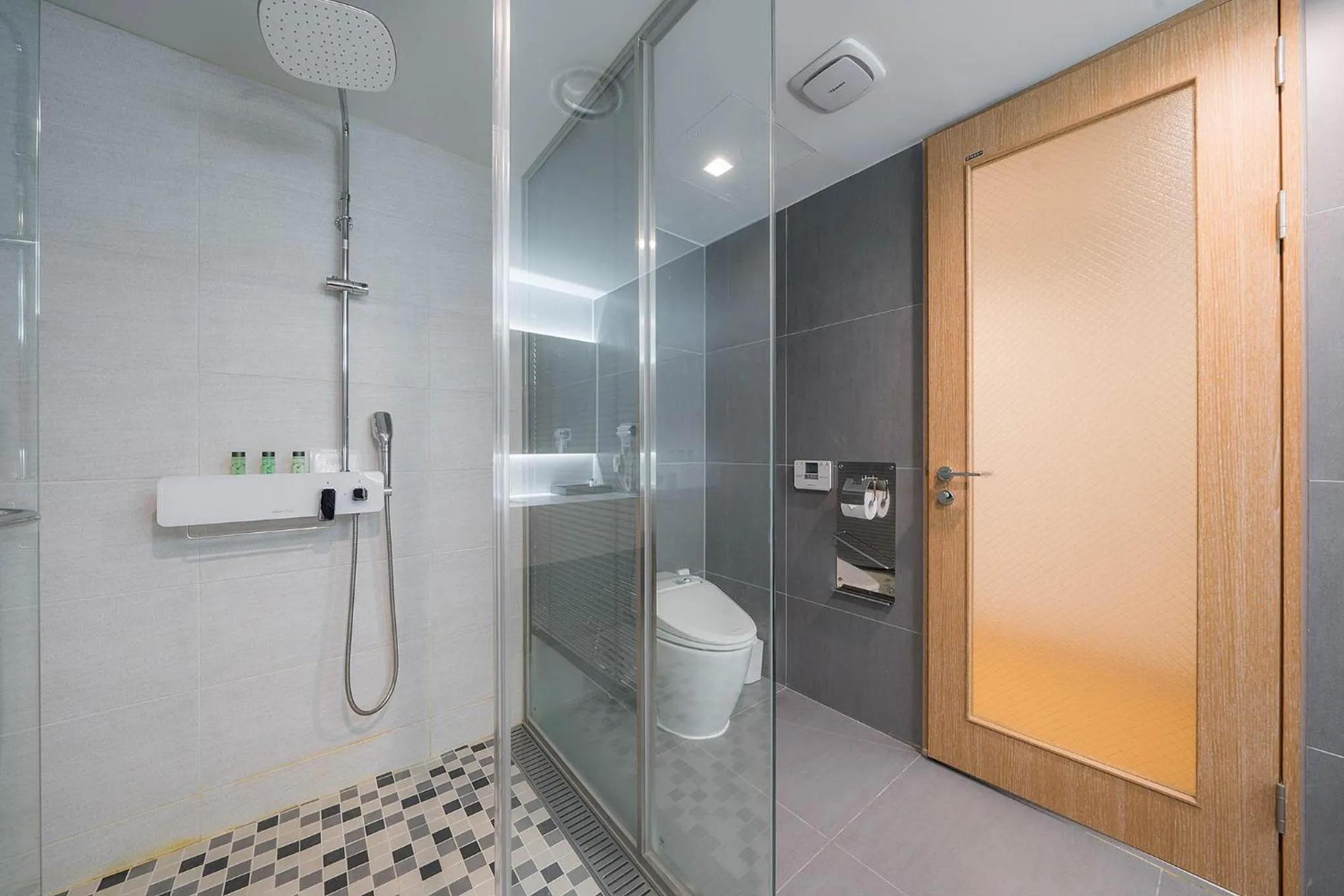 Shower in Davin Hotel