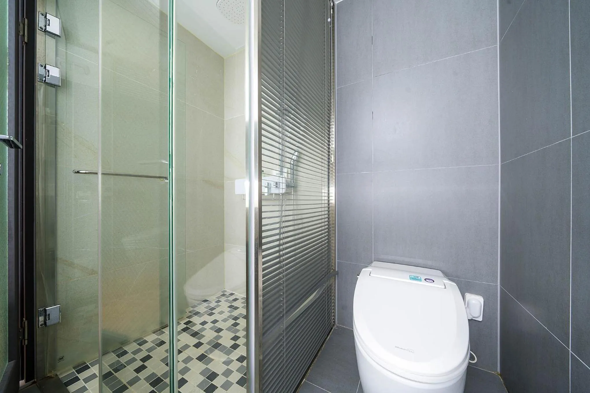 Toilet in Davin Hotel