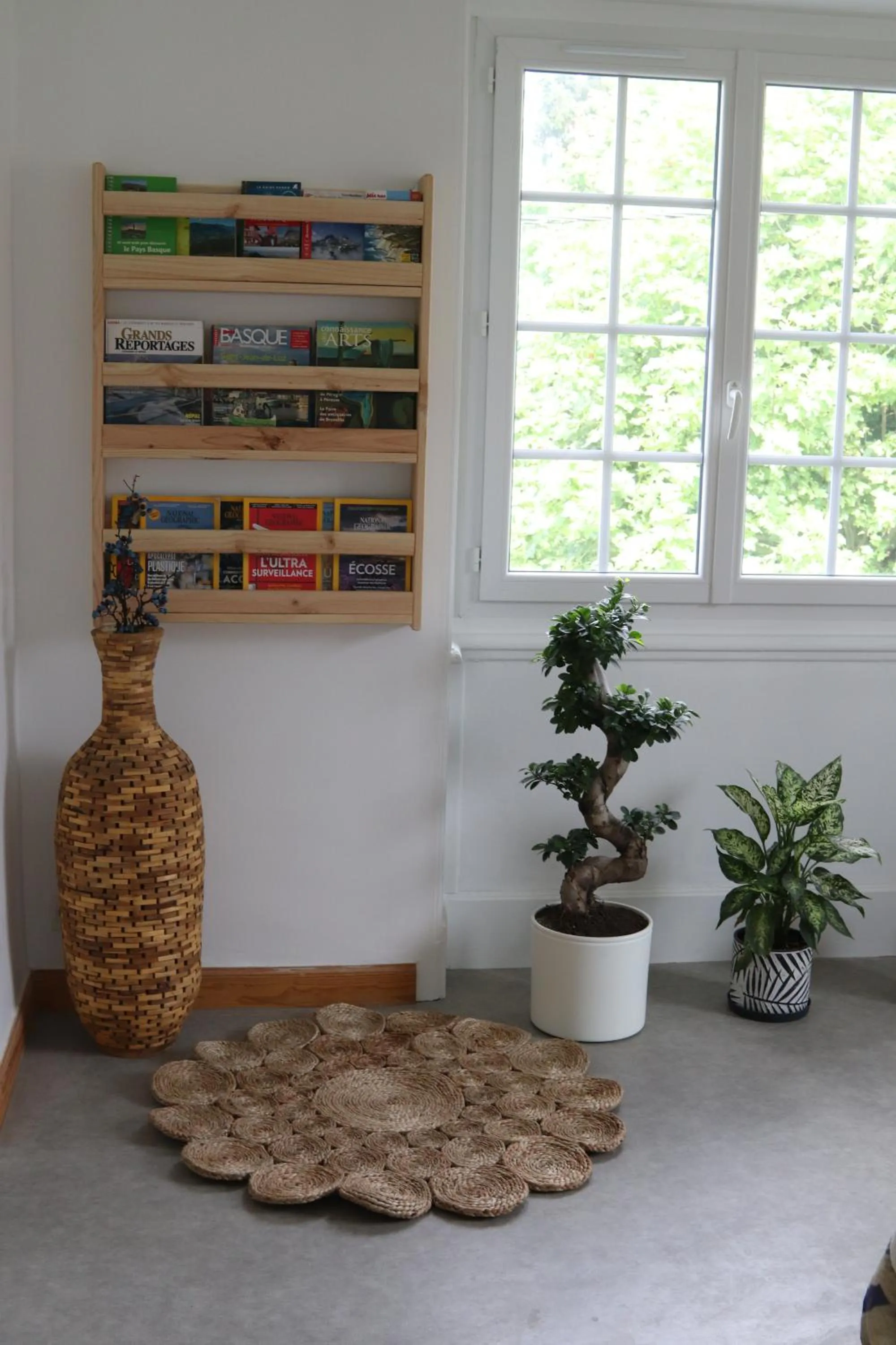 Living room in Chambres d'hôtes "HOR DAGO" près de la gare d'Hendaye avec le petit-déjeuner