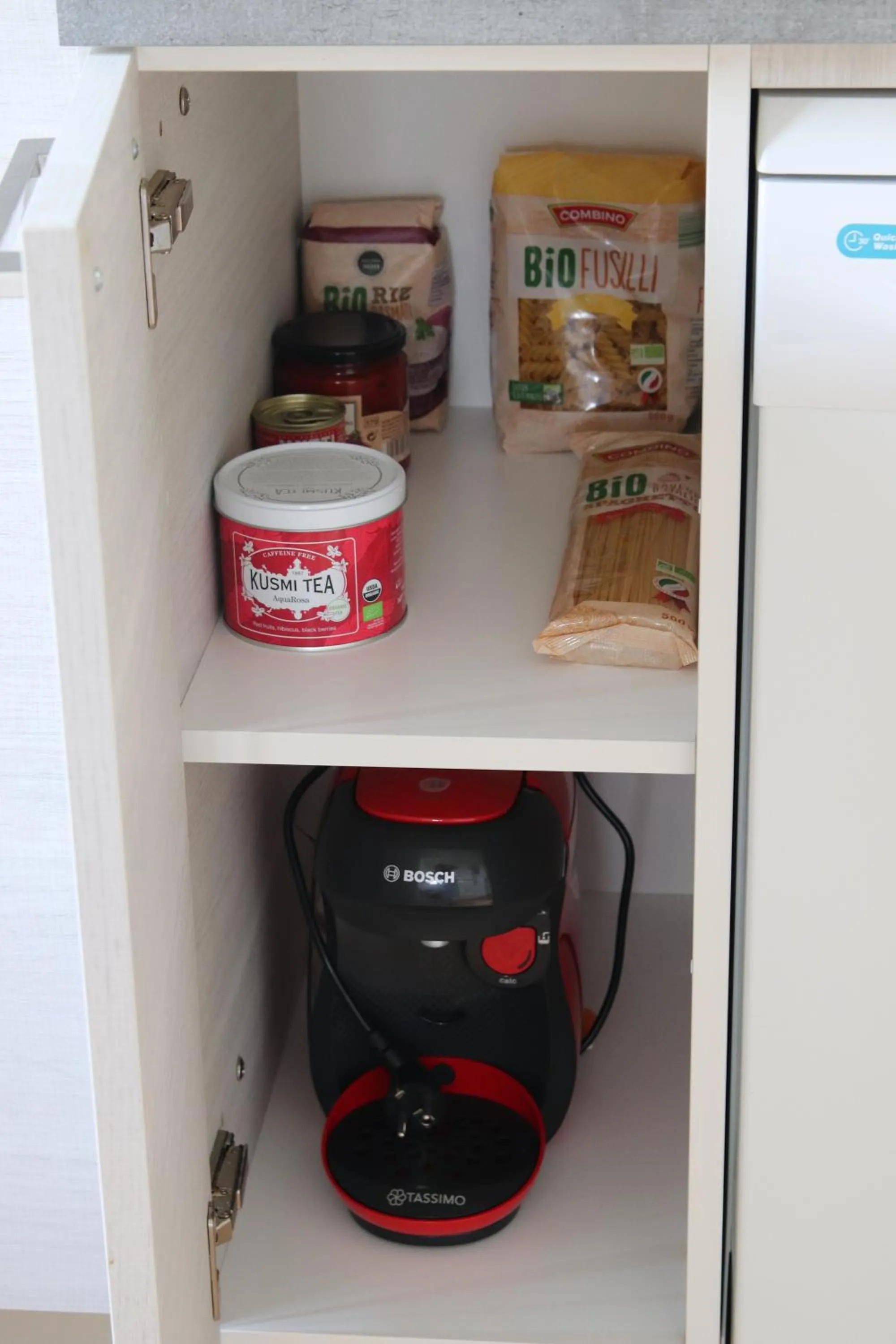 Food and drinks in Chambres d'hôtes "HOR DAGO" près de la gare d'Hendaye avec le petit-déjeuner
