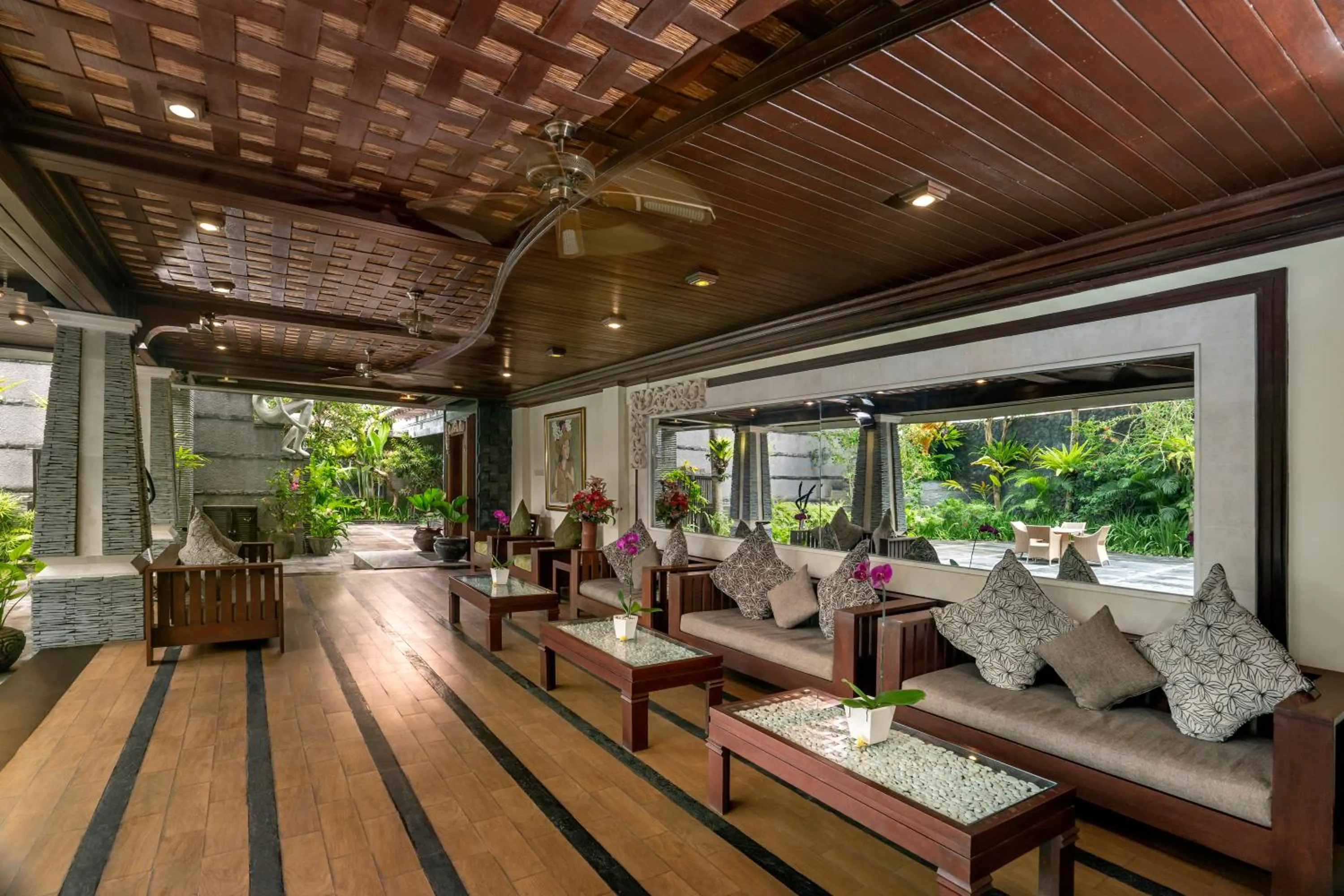 Lobby or reception in The Bali Dream Villa & Resort Echo Beach Canggu