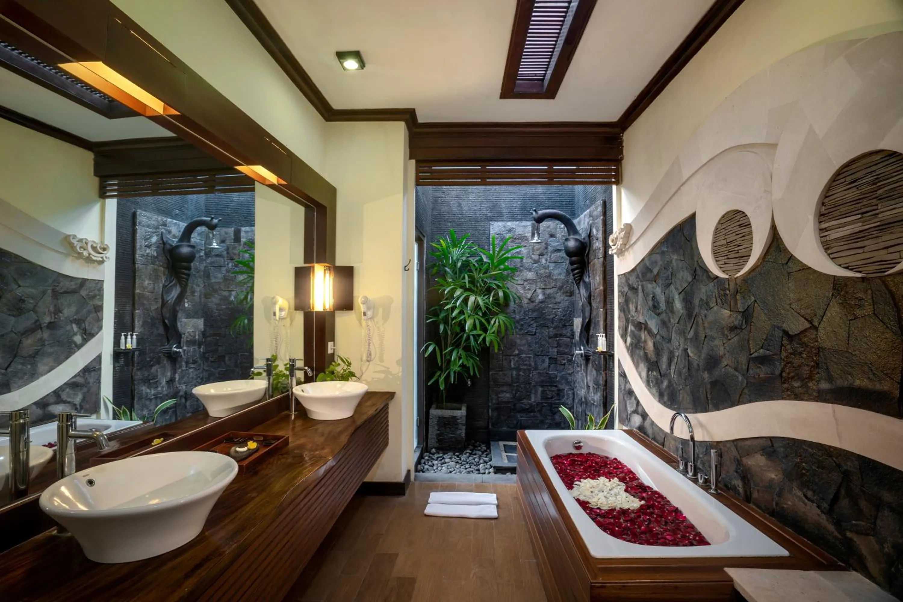 Shower in The Bali Dream Villa & Resort Echo Beach Canggu