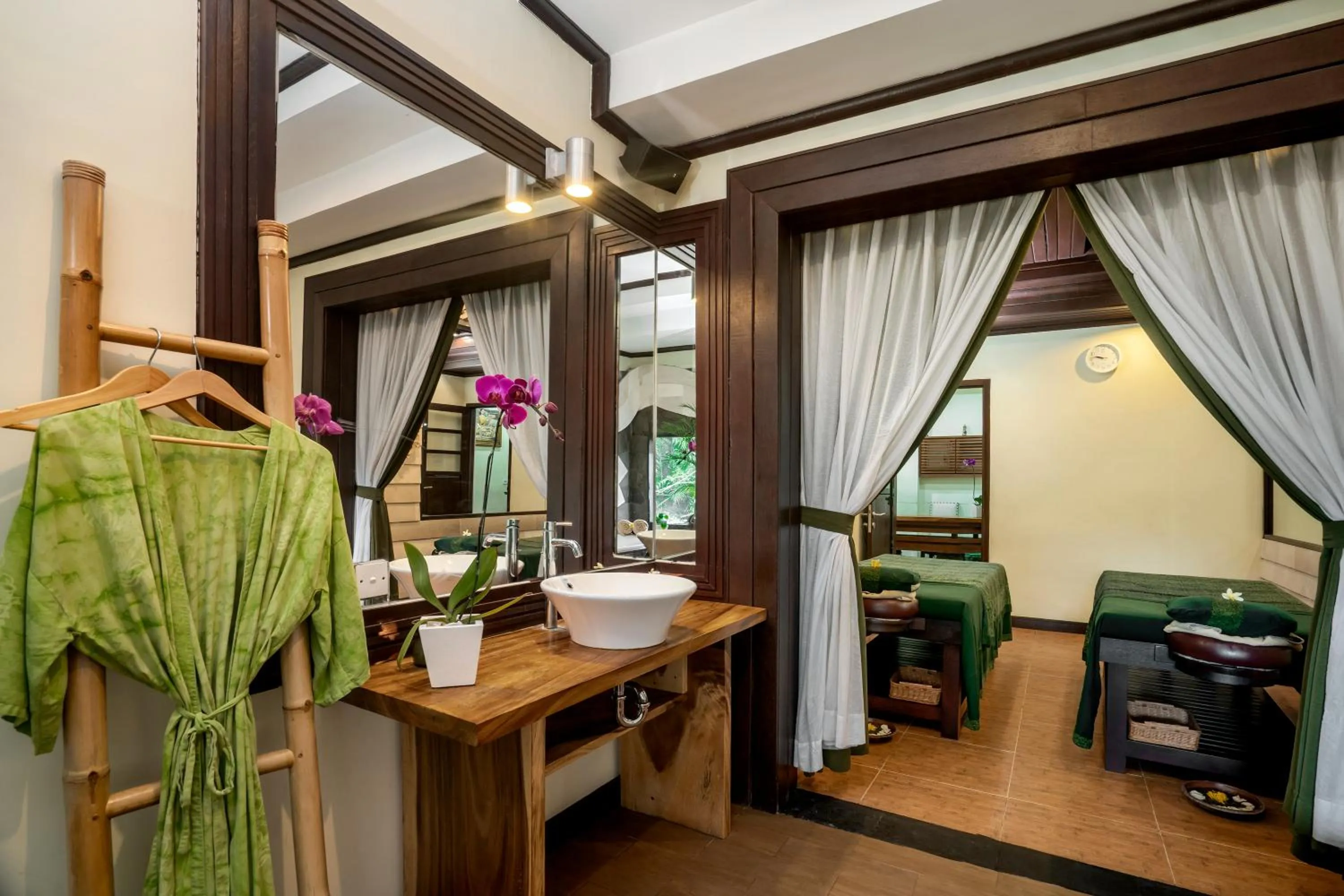 Massage in The Bali Dream Villa & Resort Echo Beach Canggu