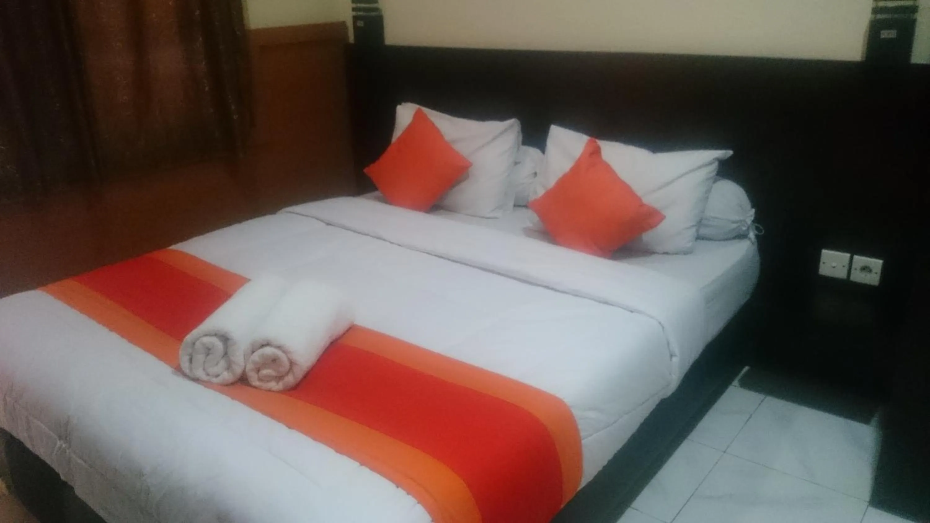 Photo of the whole room in Agus Beach Inn