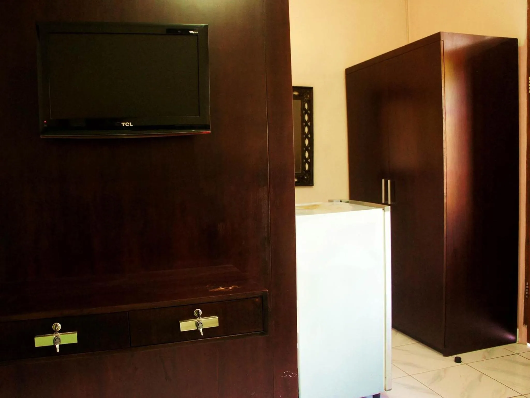 TV and multimedia in Agus Beach Inn